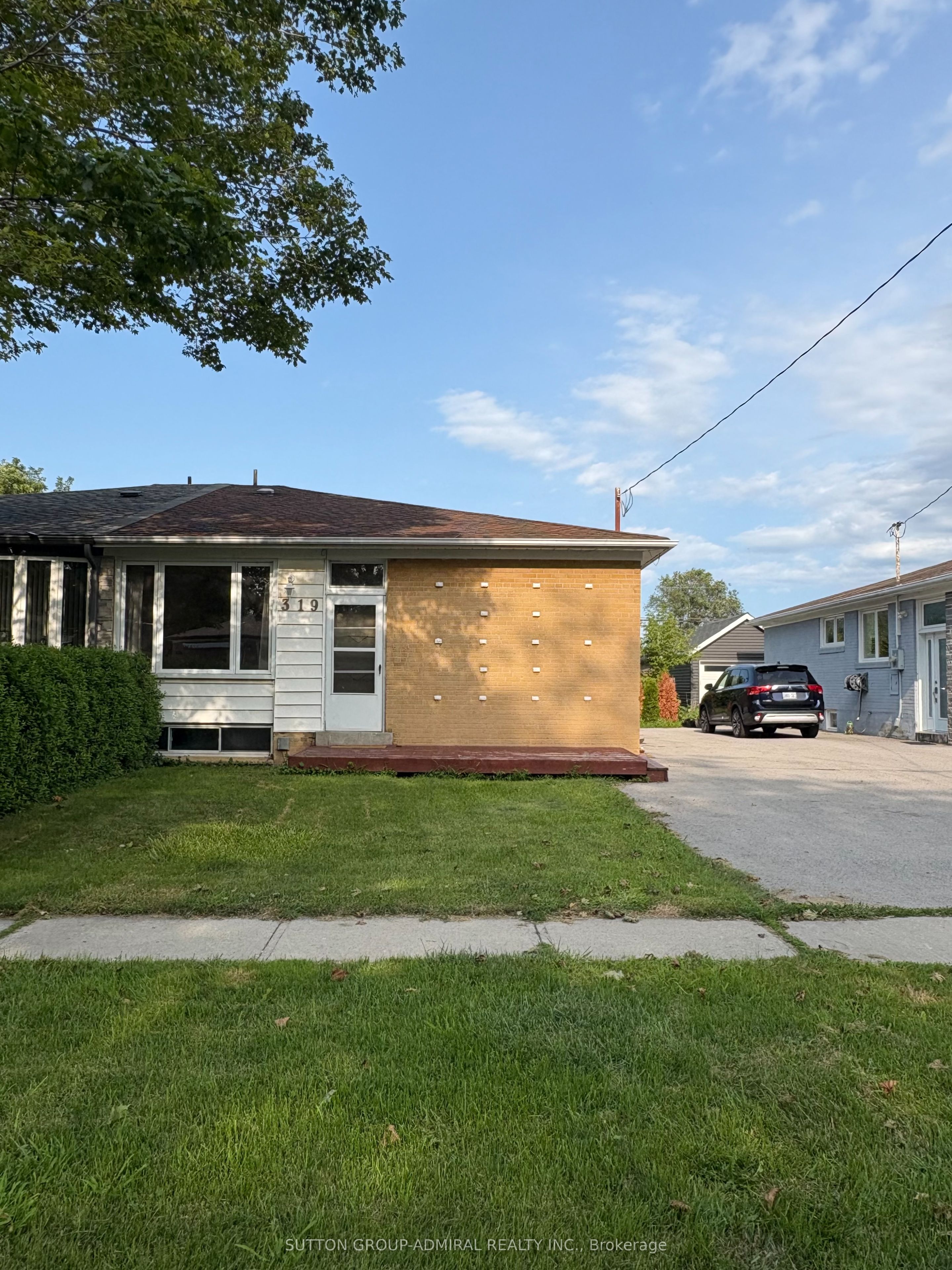 319 Dovedale Drive, Whitby, ON L1N 1Z8