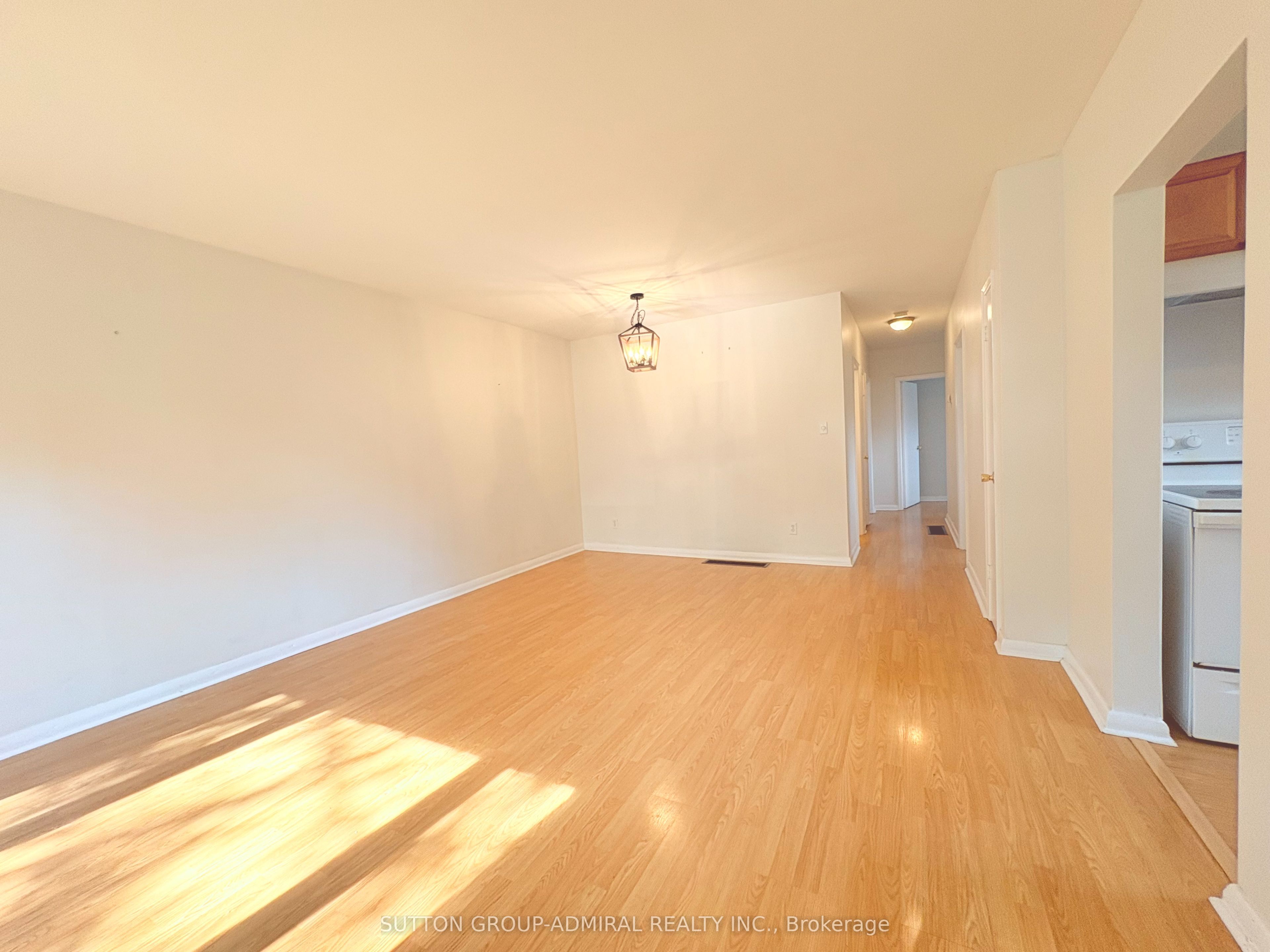 319 Dovedale Drive, Whitby, ON L1N 1Z8 photo 4