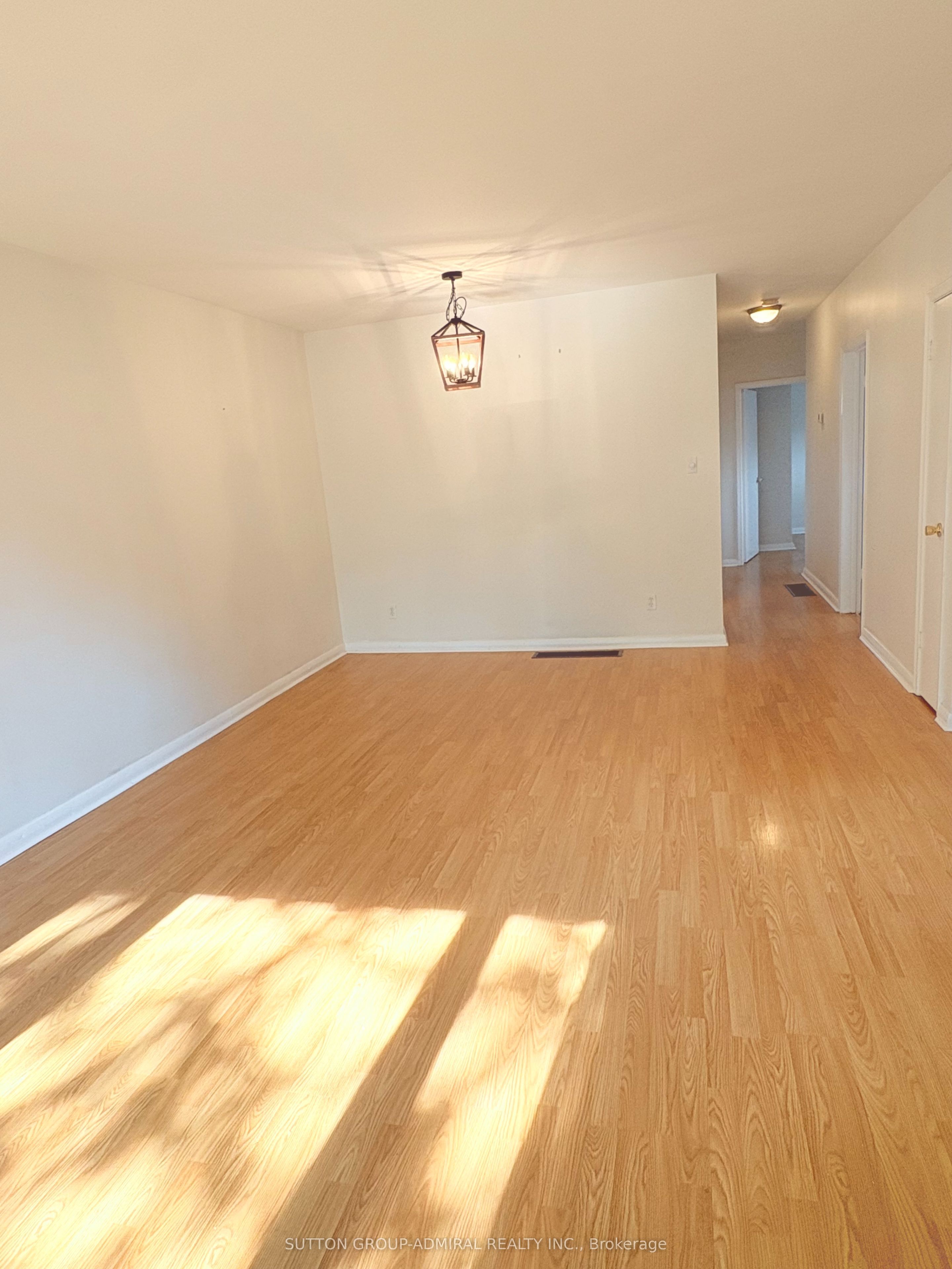 319 Dovedale Drive, Whitby, ON L1N 1Z8 photo 5