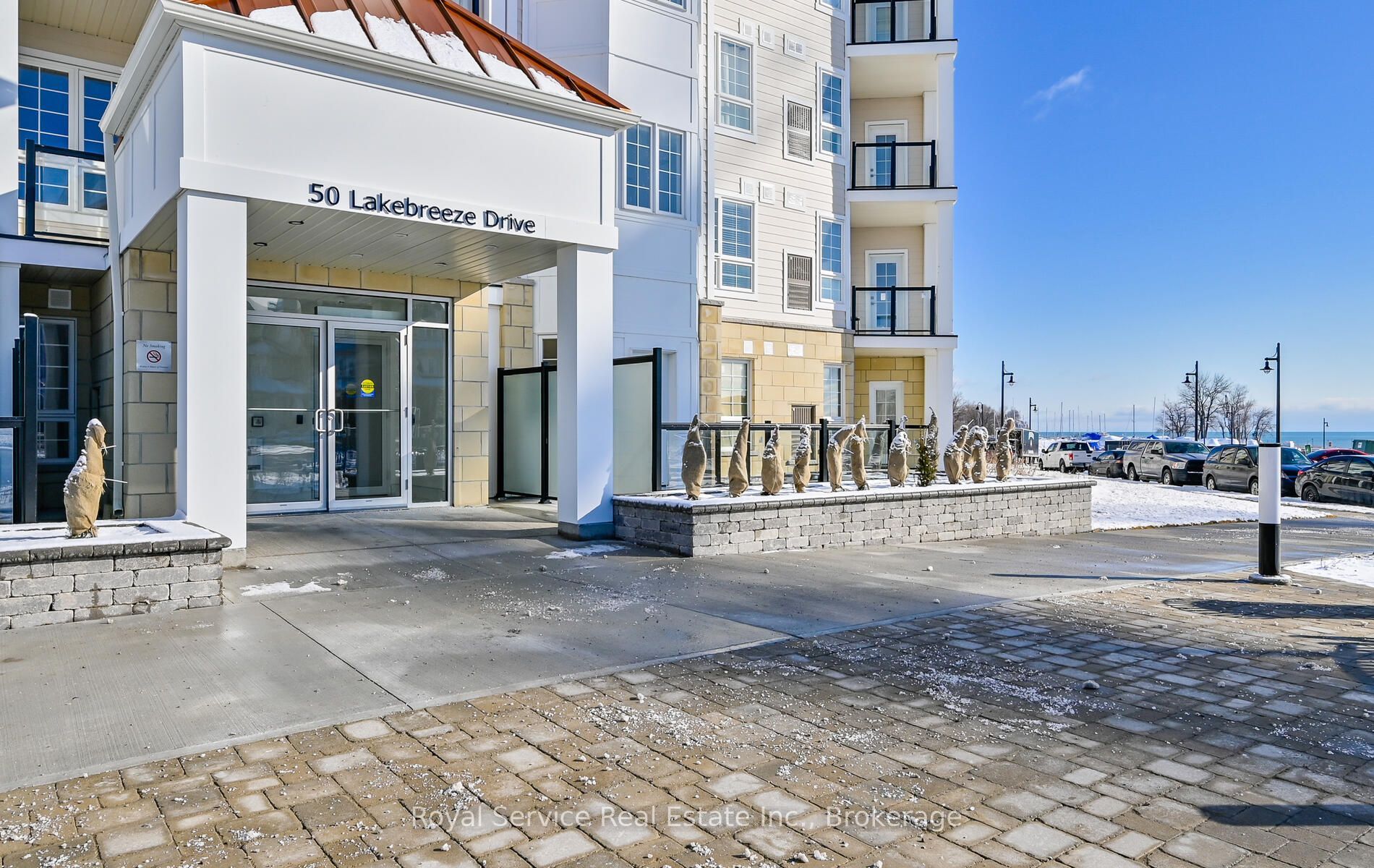 50 Lakebreeze Drive 125, Clarington, ON L1B 0V9 photo 2