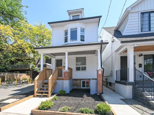 113 Woodbine Avenue upper, Toronto, ON M4L 3P1