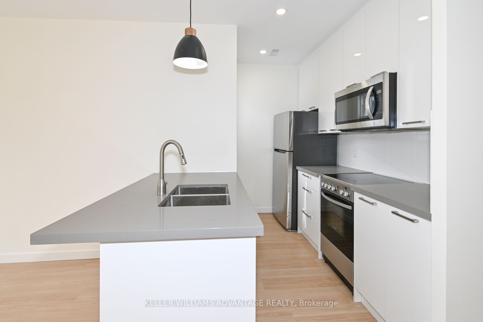113 Woodbine Avenue upper, Toronto, ON M4L 3P1 photo 4