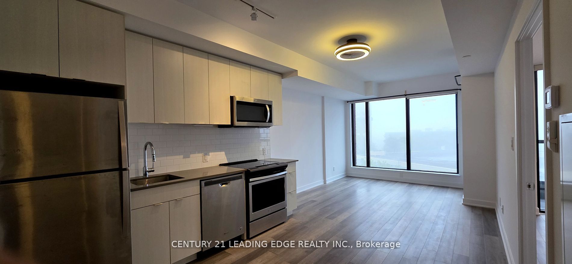 2799 Kingston Road 610, Toronto, ON M1M 0E3 photo 2