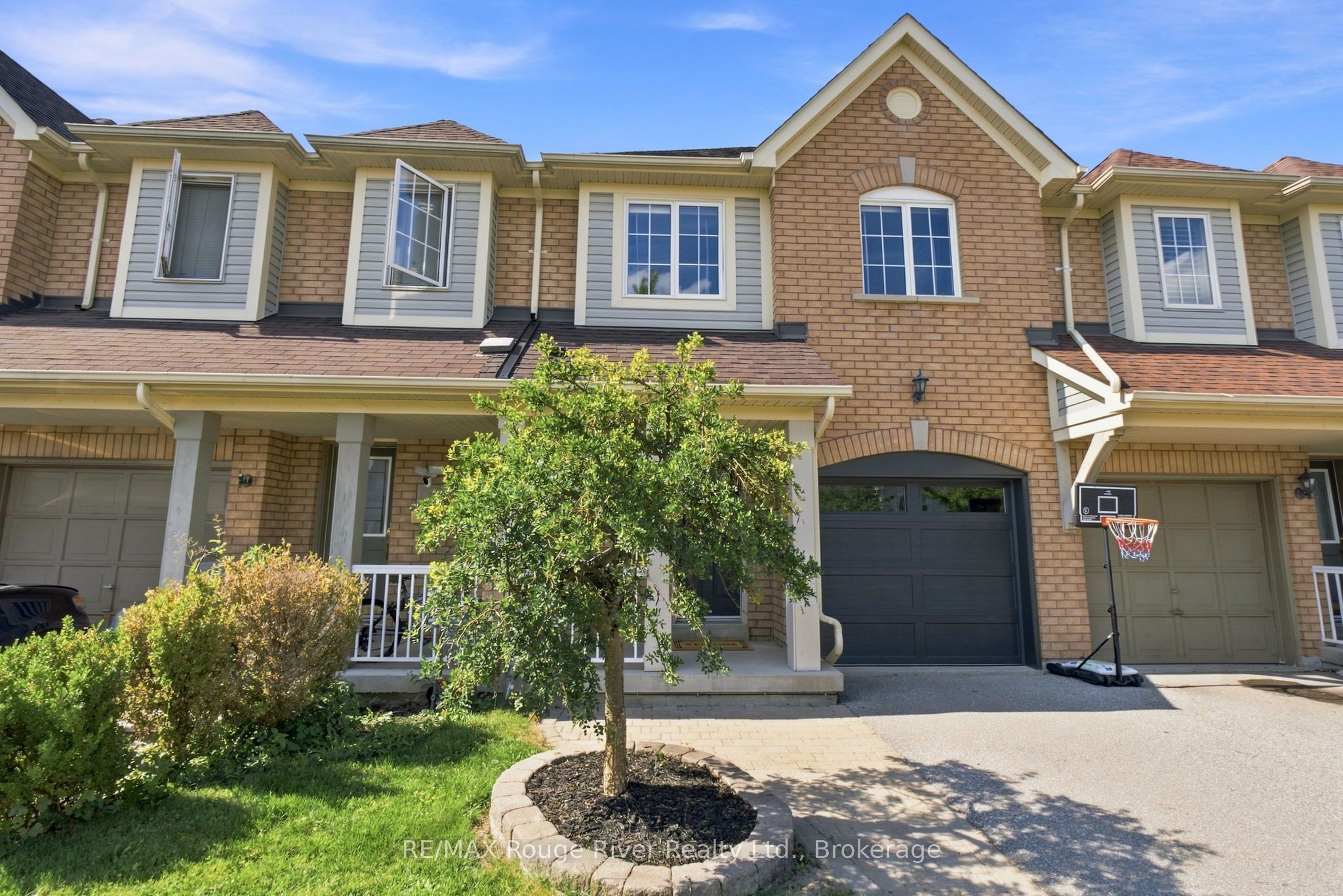 16 Plantation Court, Whitby, ON L1P 1R2 photo 2