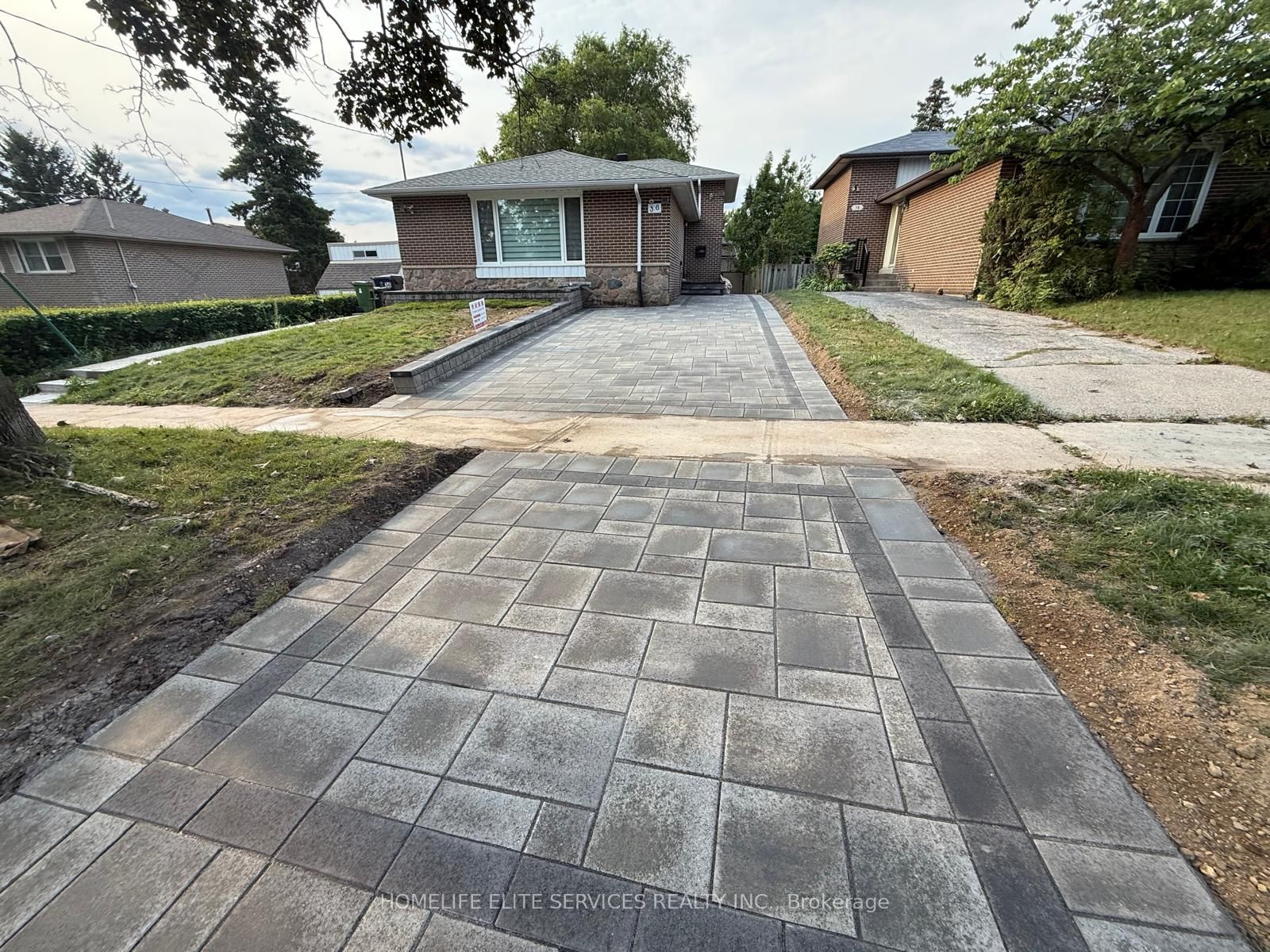 36 Manorglen Crescent, Toronto, ON M1S 1W4