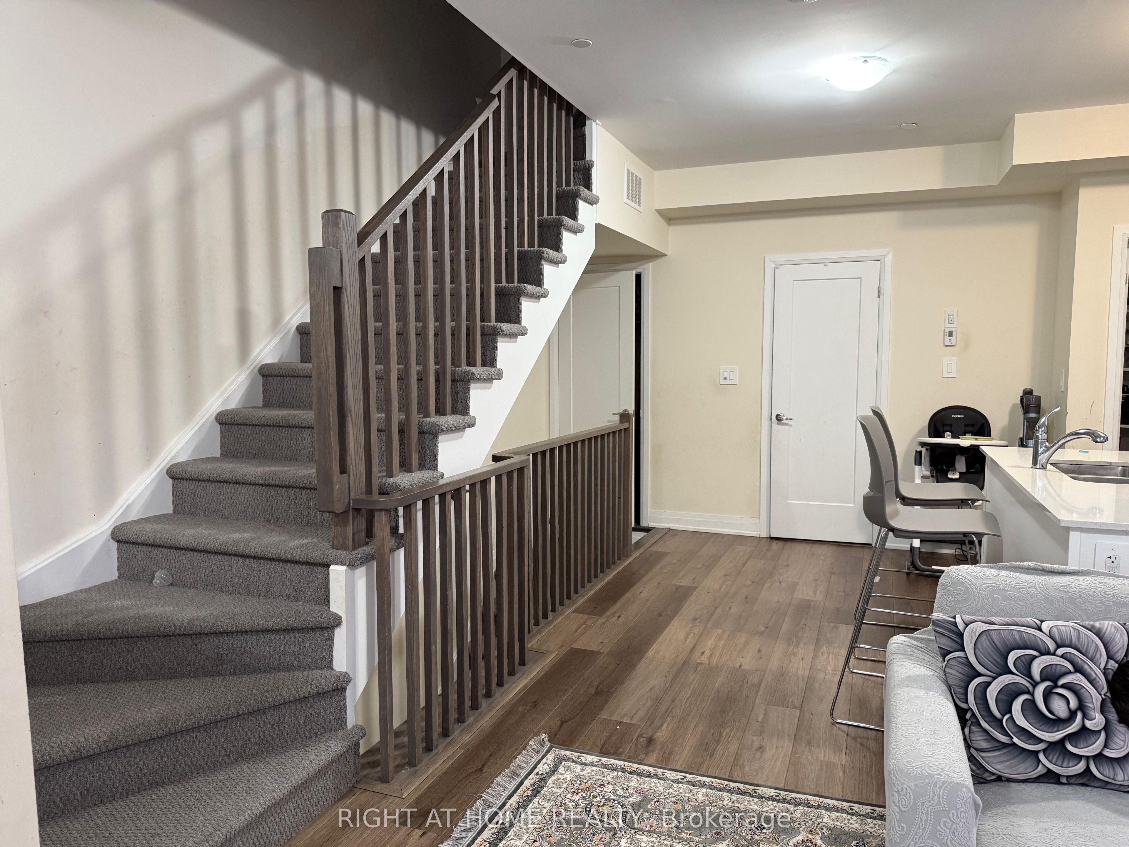 755 Omega Drive N 210, Pickering, ON L1V 1A8 photo 5