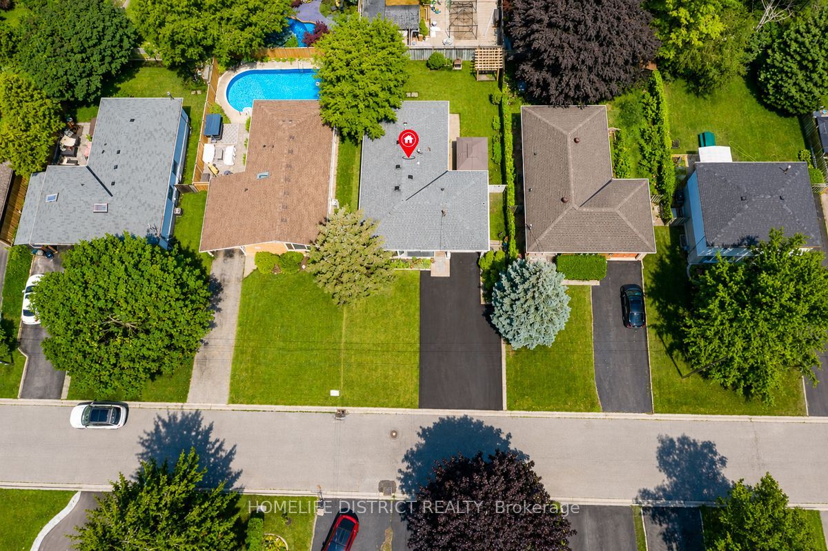 950 Mink Street, Pickering, ON L1W 2G5 photo 3