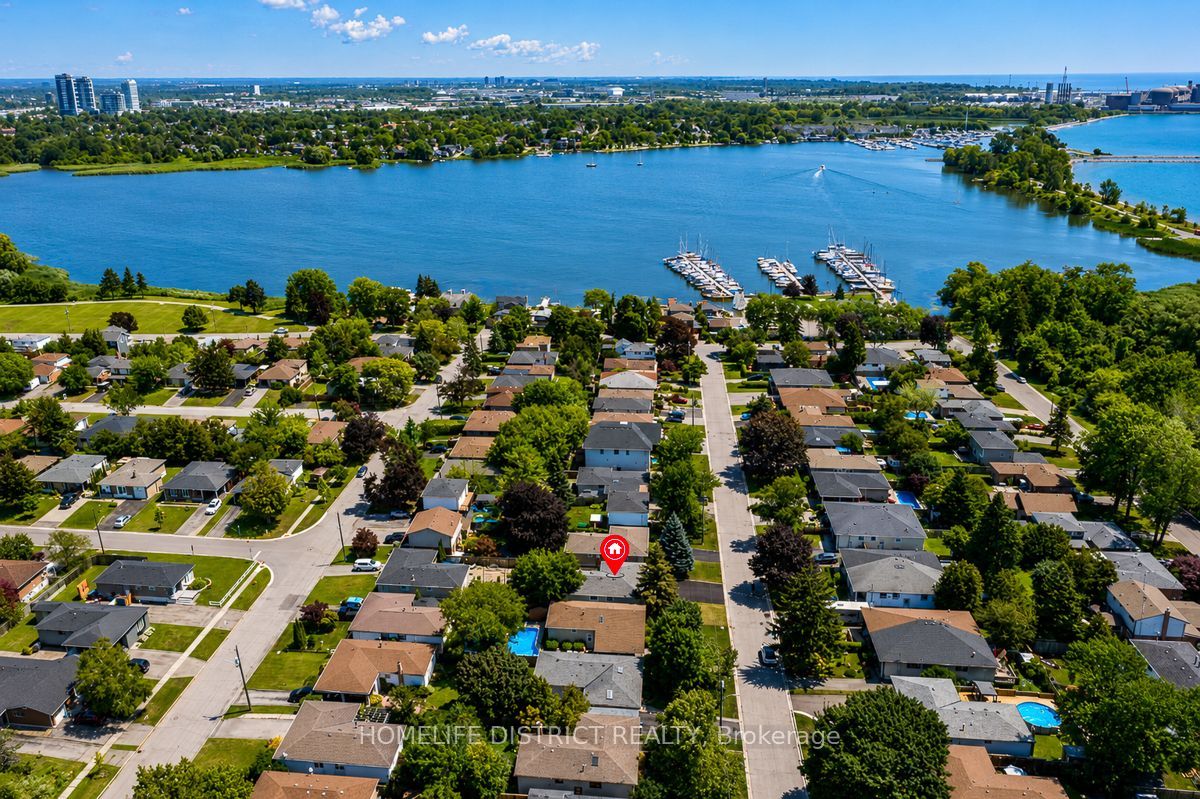 950 Mink Street, Pickering, ON L1W 2G5 photo 4