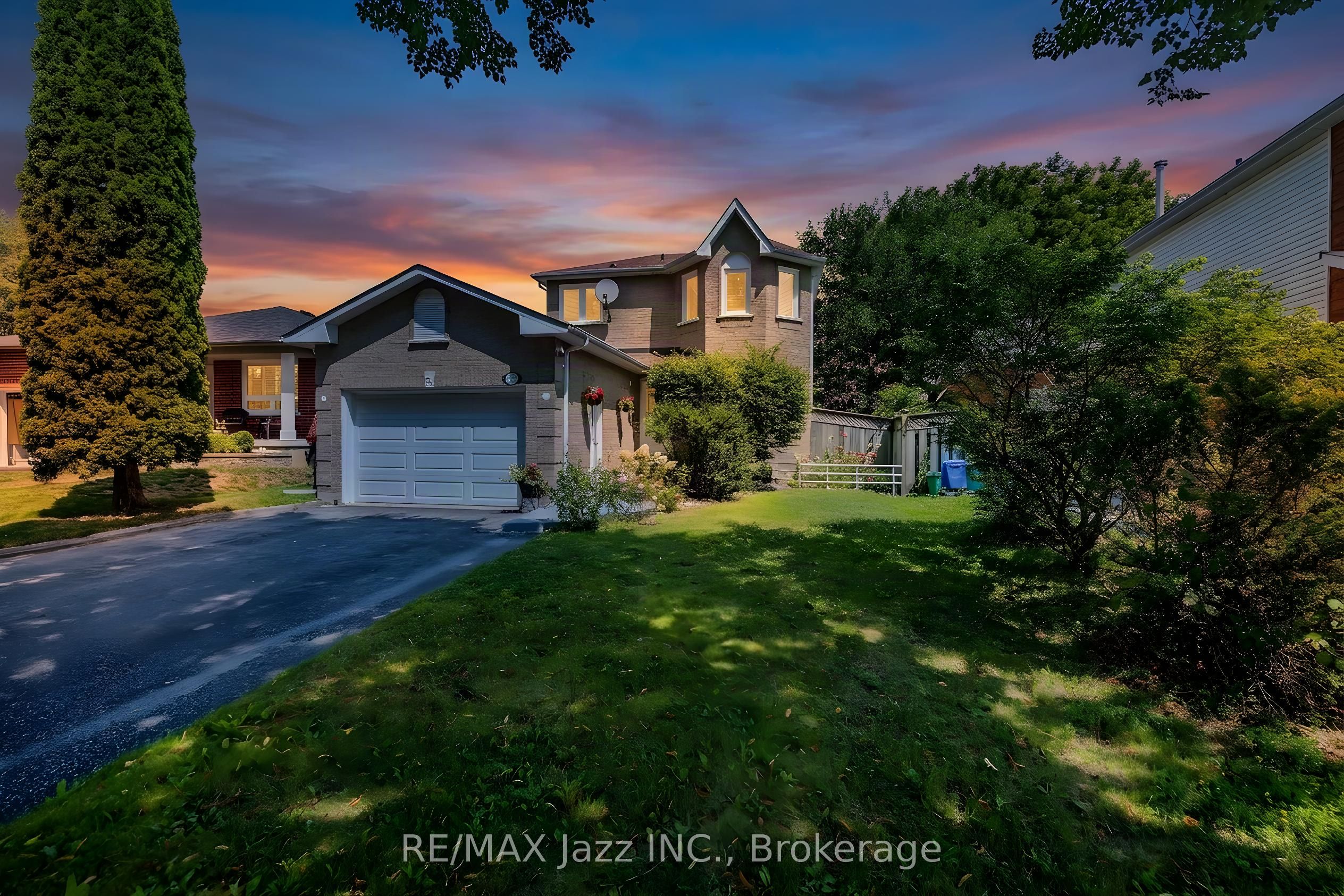 23 Meredith Court, Clarington, ON L1E 2V9