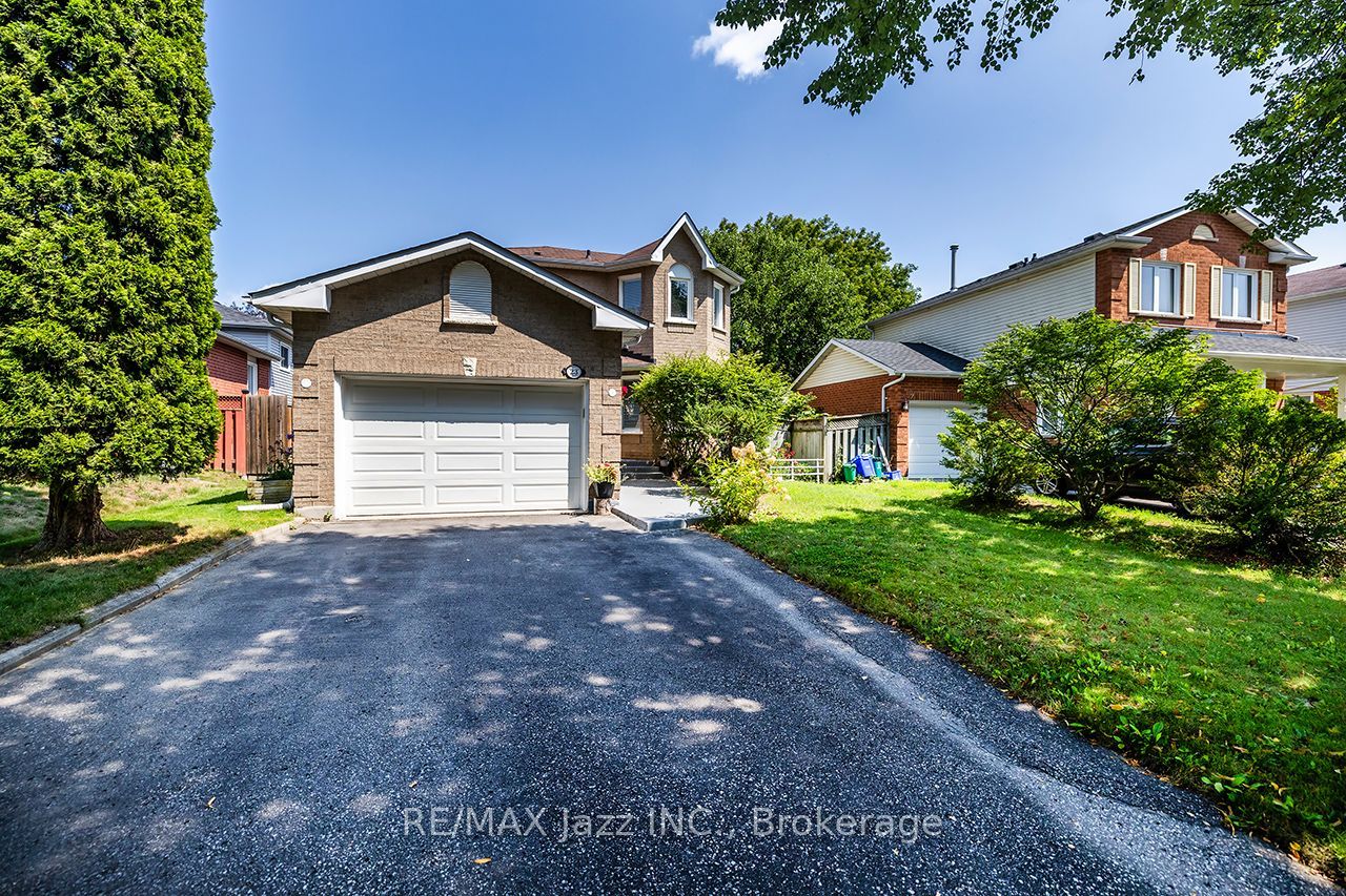 23 Meredith Court, Clarington, ON L1E 2V9 photo 2