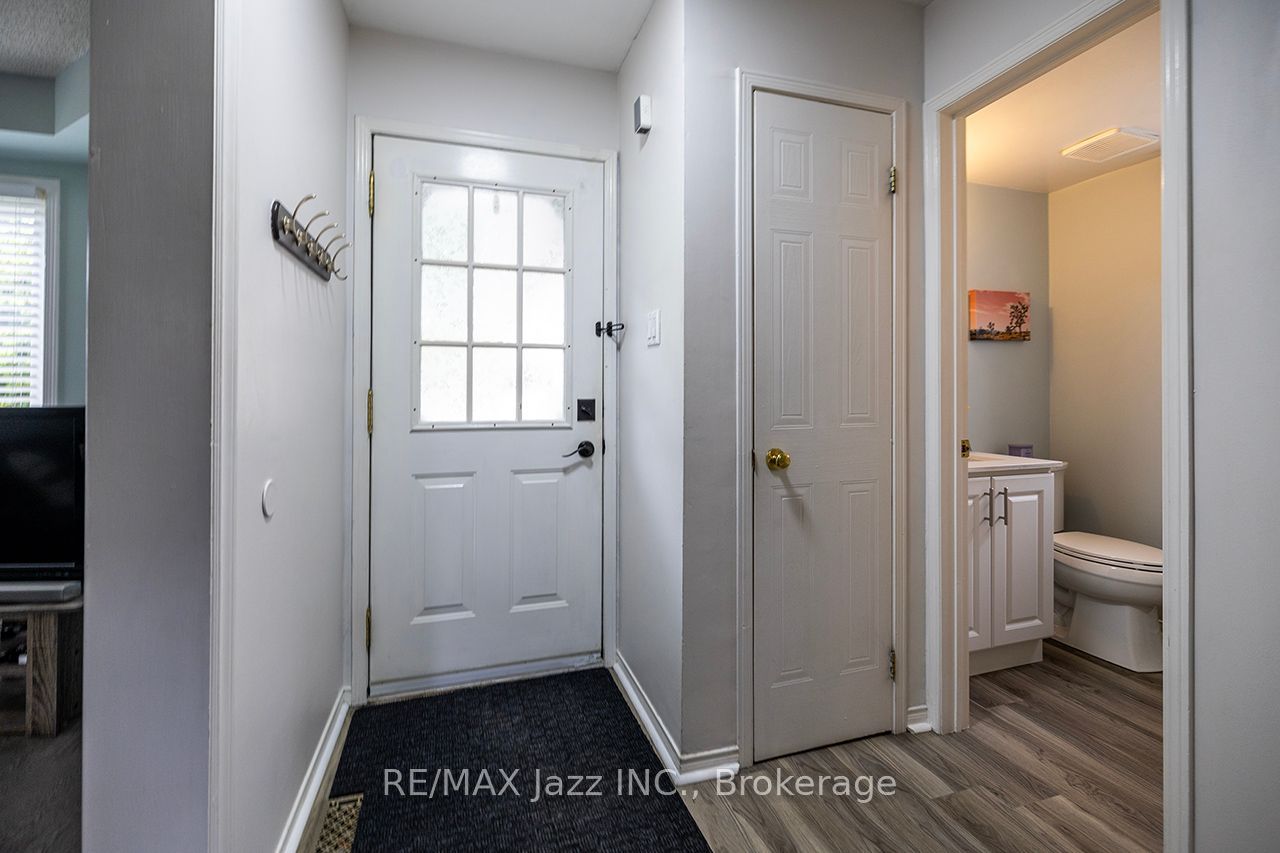 23 Meredith Court, Clarington, ON L1E 2V9 photo 3
