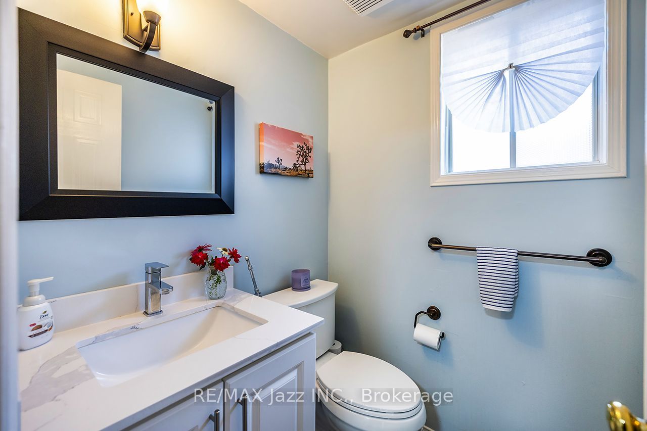 23 Meredith Court, Clarington, ON L1E 2V9 photo 4