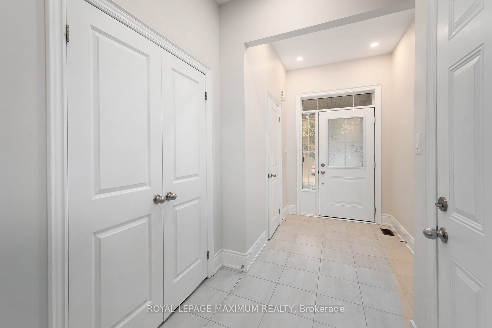 17 Brent Crescent, Clarington, ON L1C 0V9 photo 2