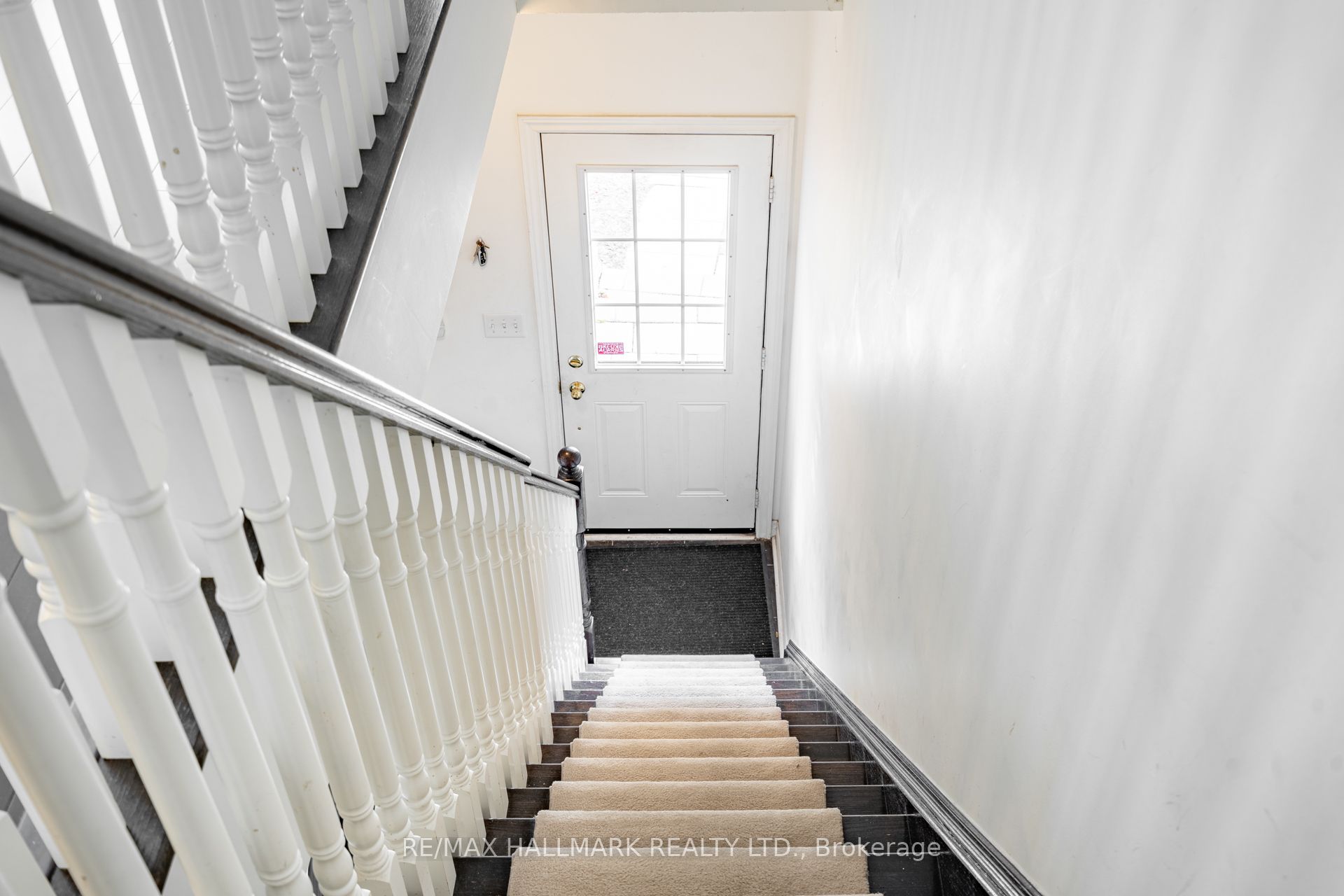 67 Enroutes Street, Toronto, ON M4E 0A3 photo 2