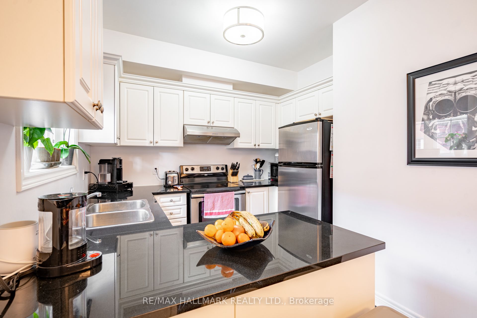 67 Enroutes Street, Toronto, ON M4E 0A3 photo 5
