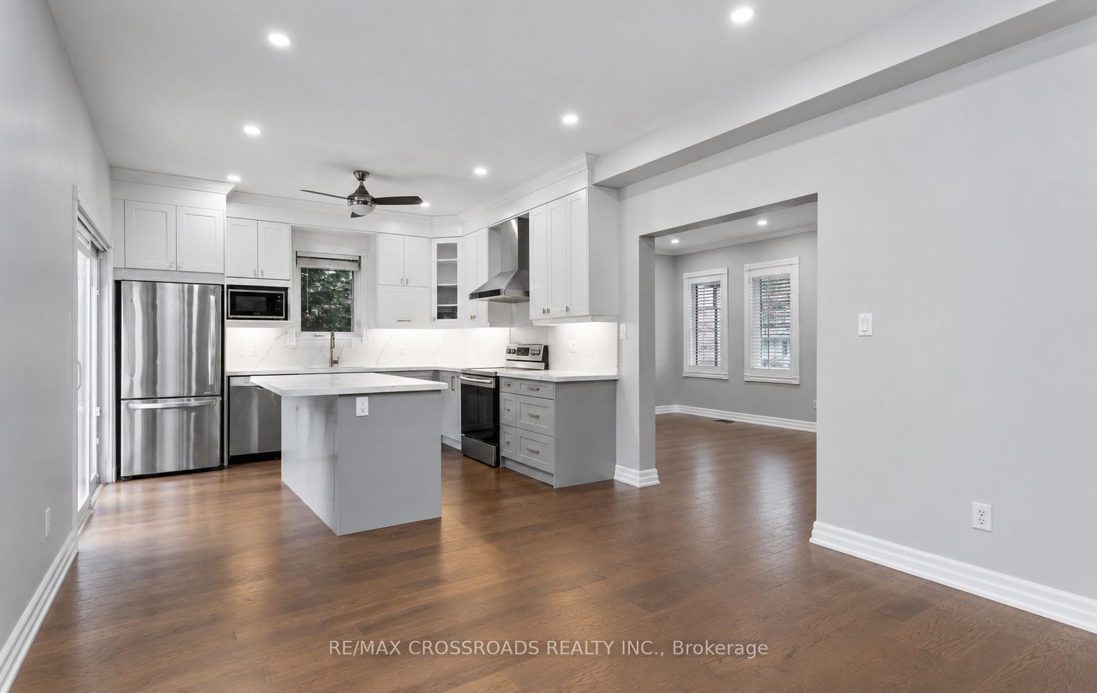 5 Robert Correll Court, Whitby, ON L1R 2N7 photo 4