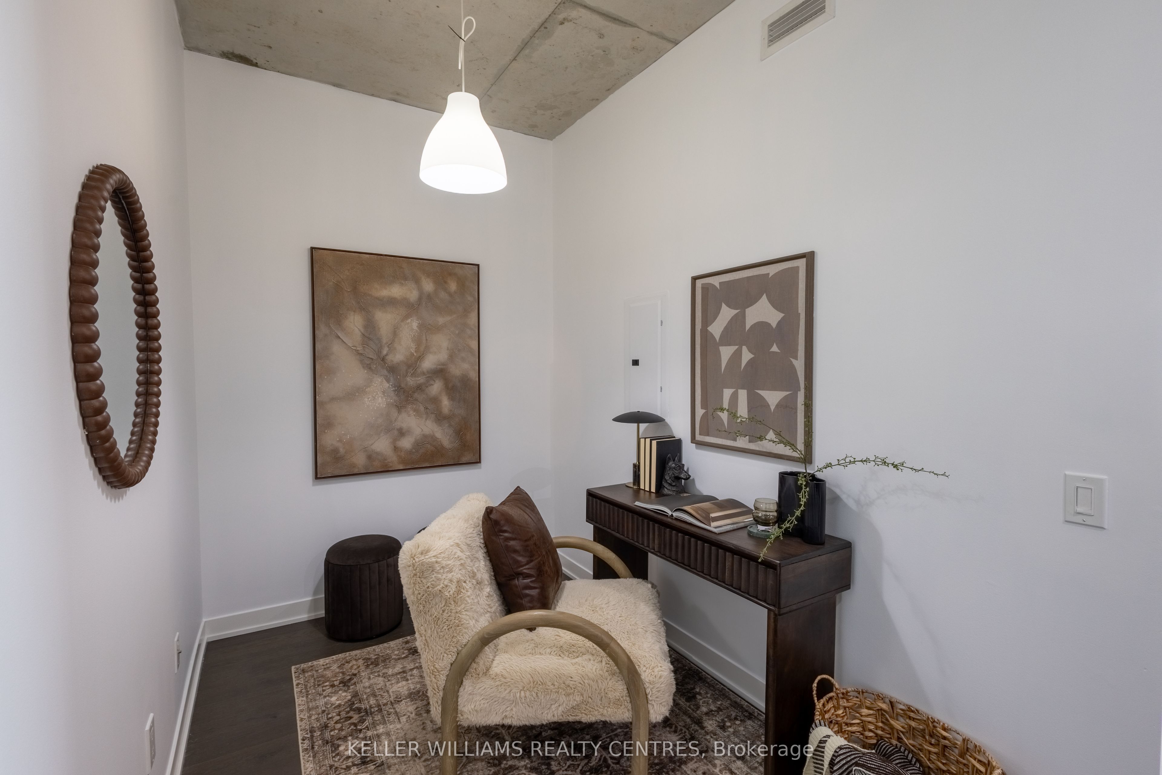 1201 Dundas Street E 806, Toronto, ON M4M 1S2 photo 5