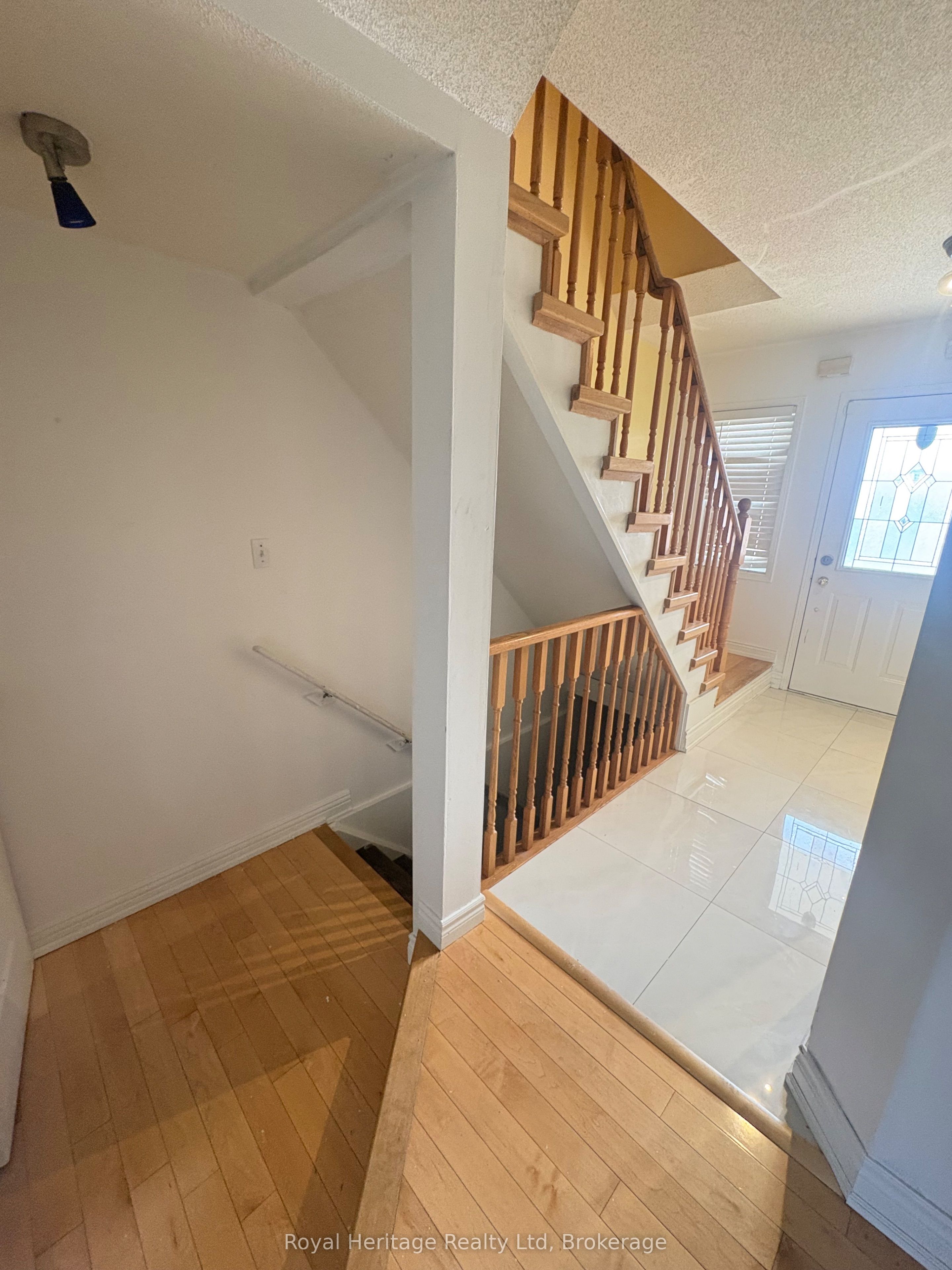 62 Barrister Avenue, Whitby, ON L1R 3H6 photo 3