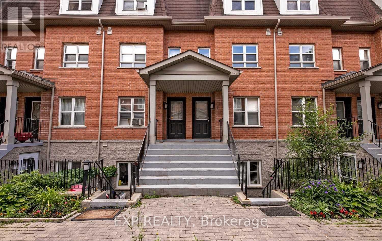 901 Kennedy Road 8, Toronto, ON M1K 2E9