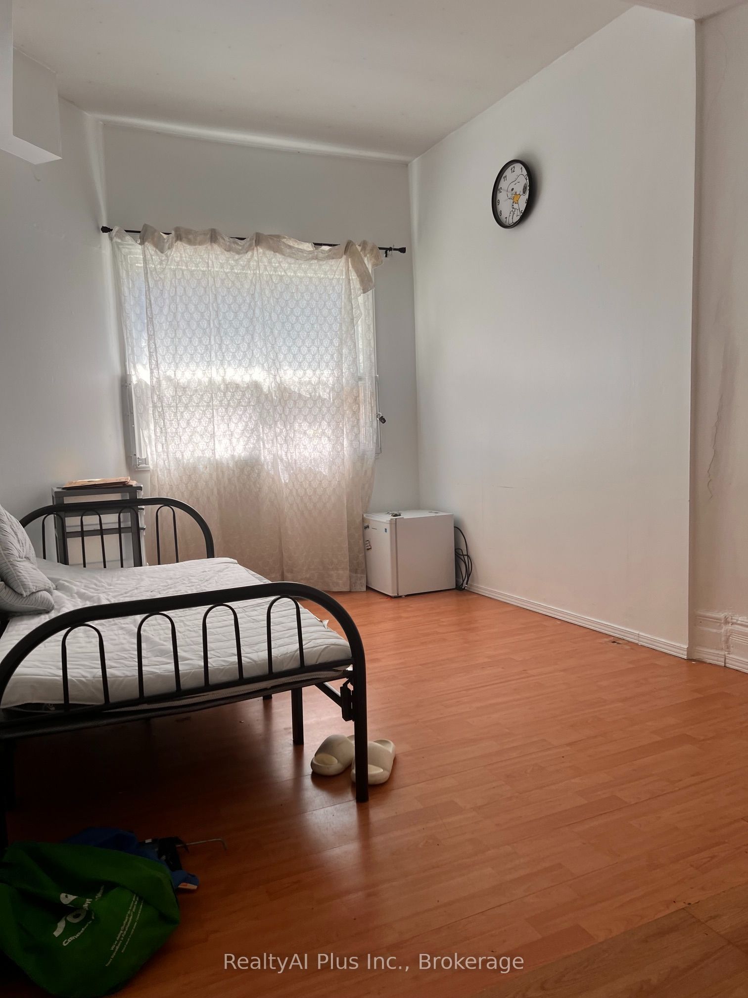 182 Boulton Avenue, Toronto, ON M4M 2J9 photo 4