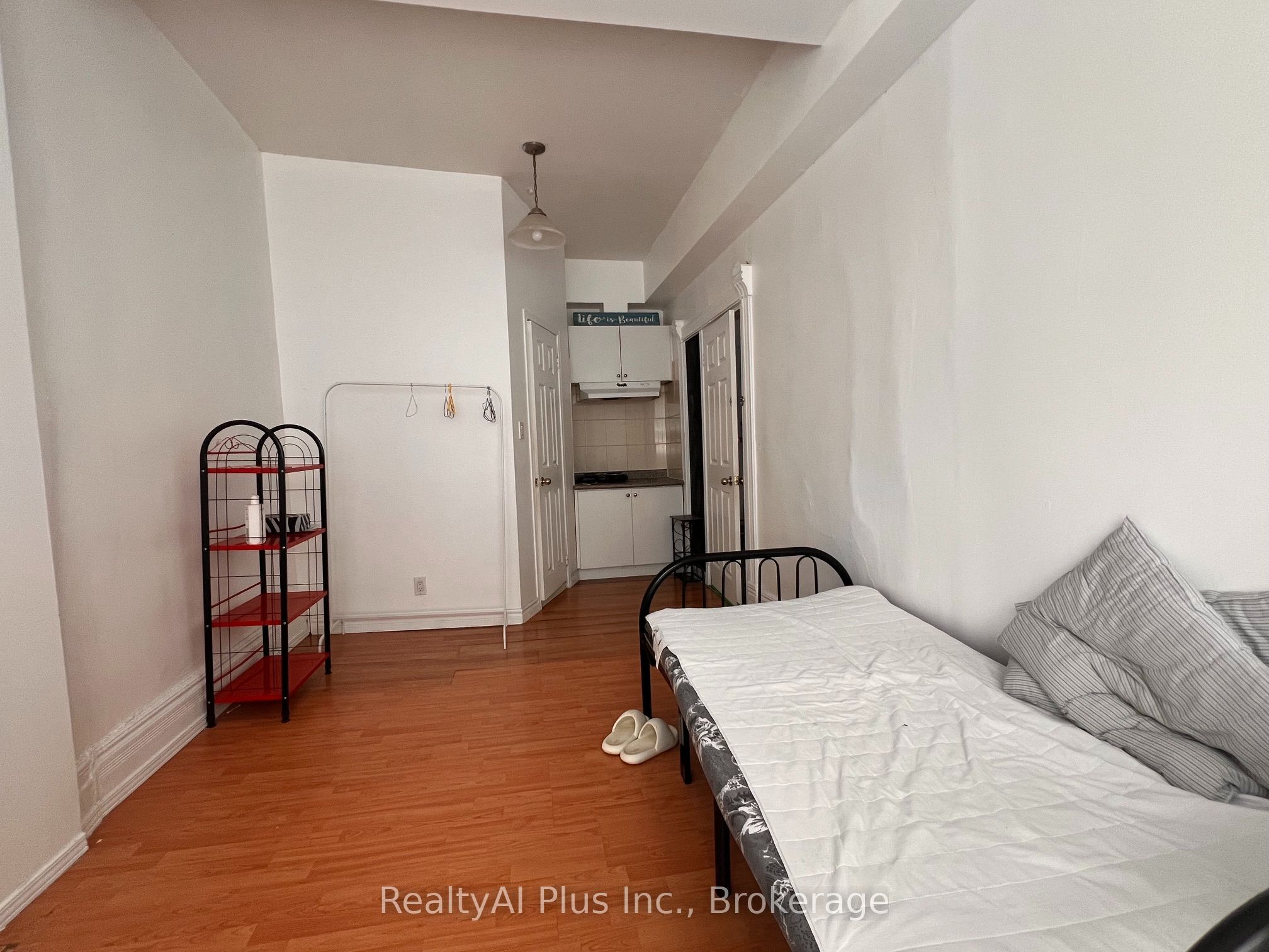 182 Boulton Avenue, Toronto, ON M4M 2J9 photo 5