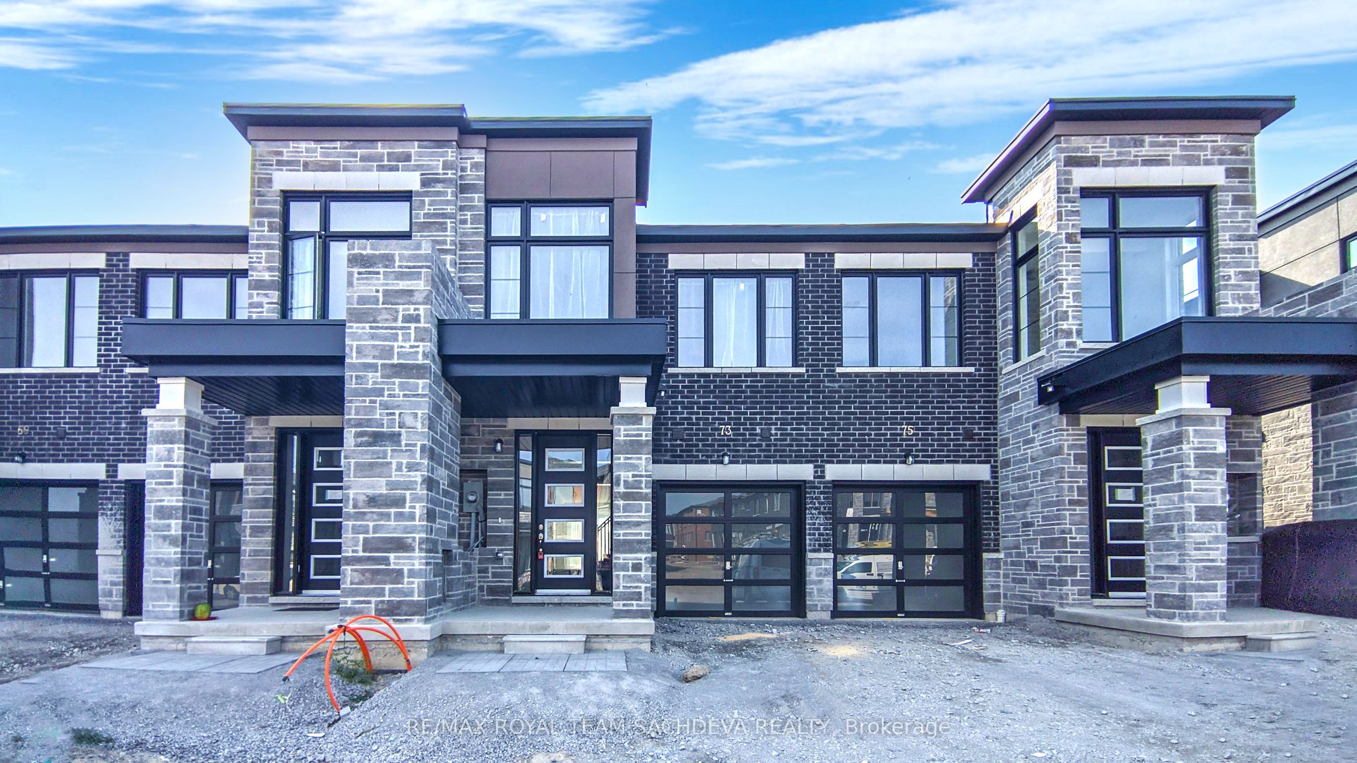 73 Pine Gate Place, Whitby, ON L1R 0S2