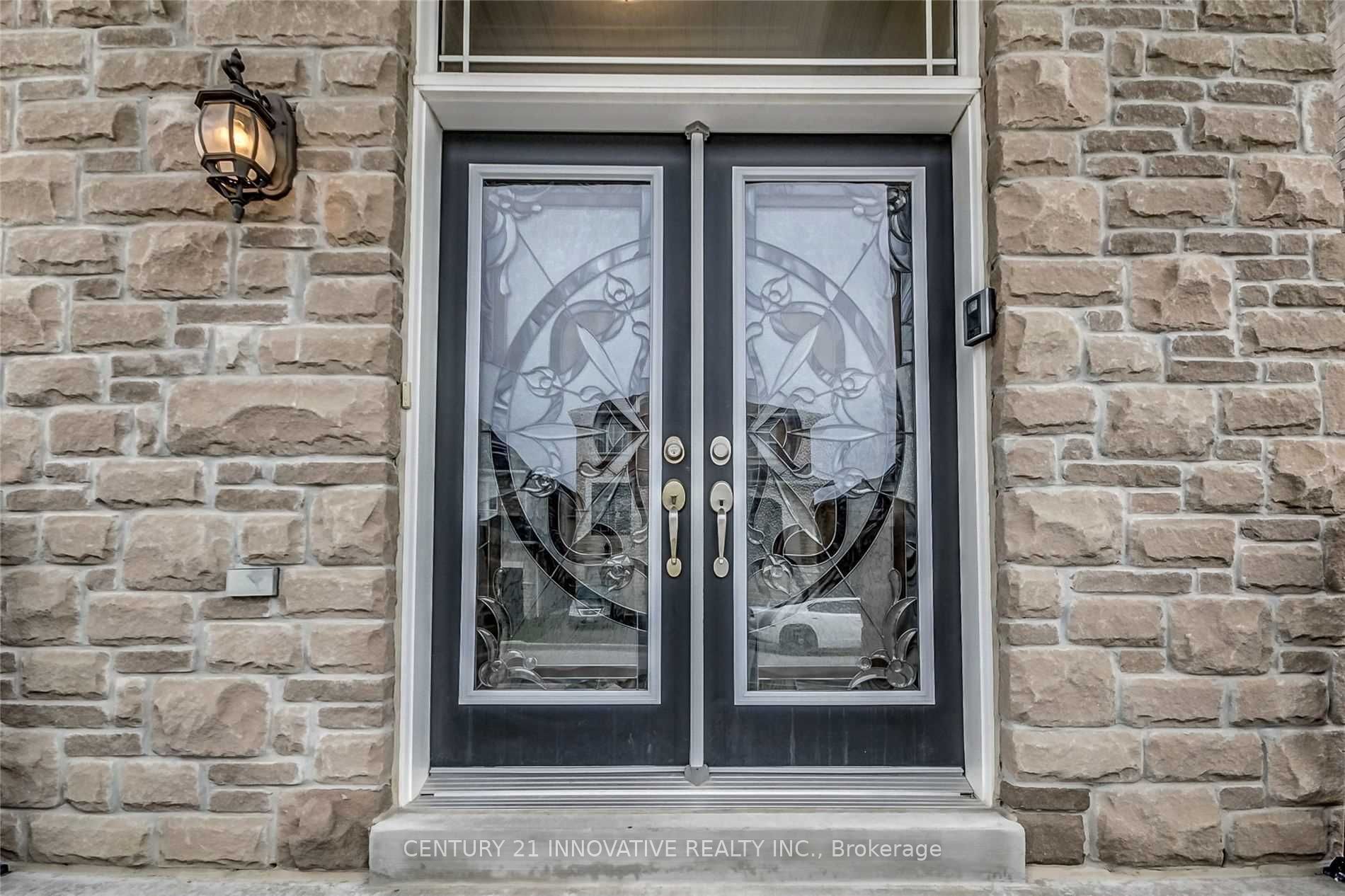 4 Aquilina Court, Ajax, ON L1Z 0E5 photo 2