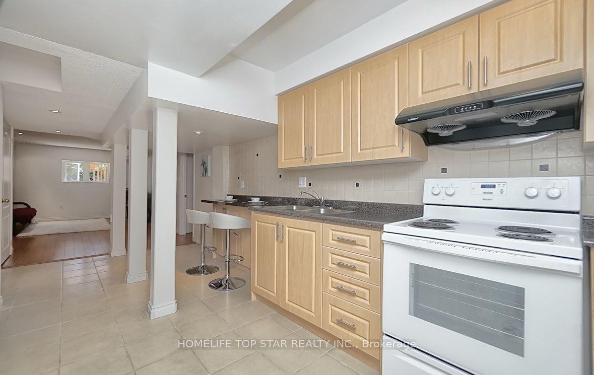 48 Dairy Drive, Toronto, ON M1L 0G2 photo 2