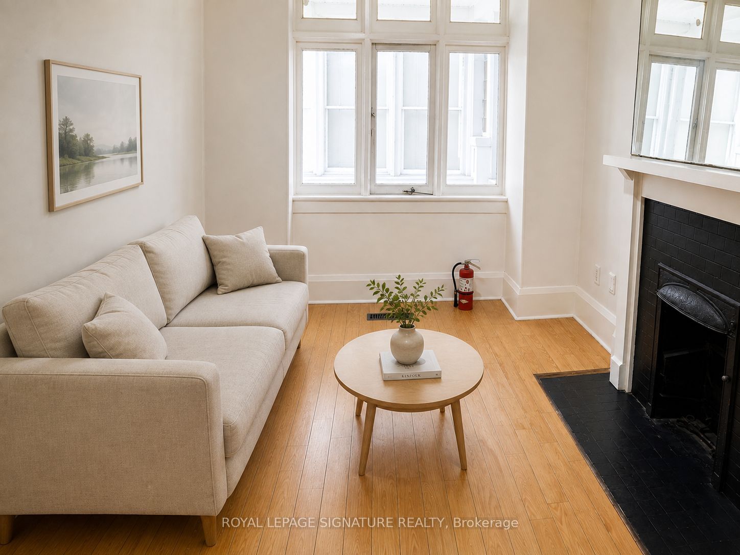 916 Woodbine Avenue, Toronto, ON M4C 4B7 photo 2