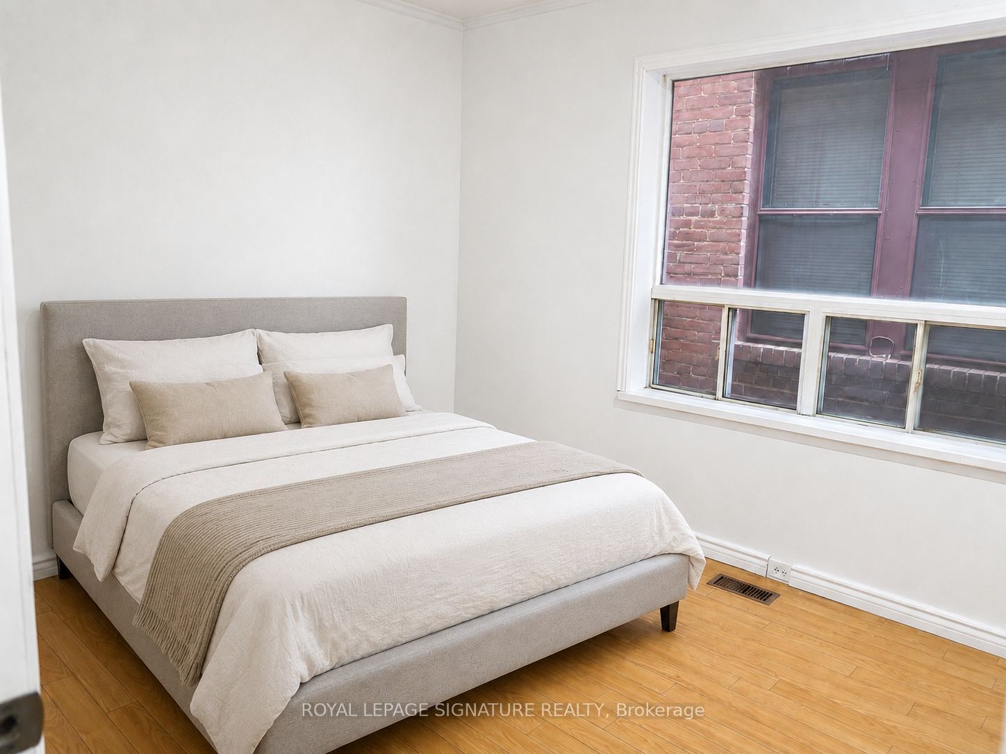 916 Woodbine Avenue, Toronto, ON M4C 4B7 photo 4