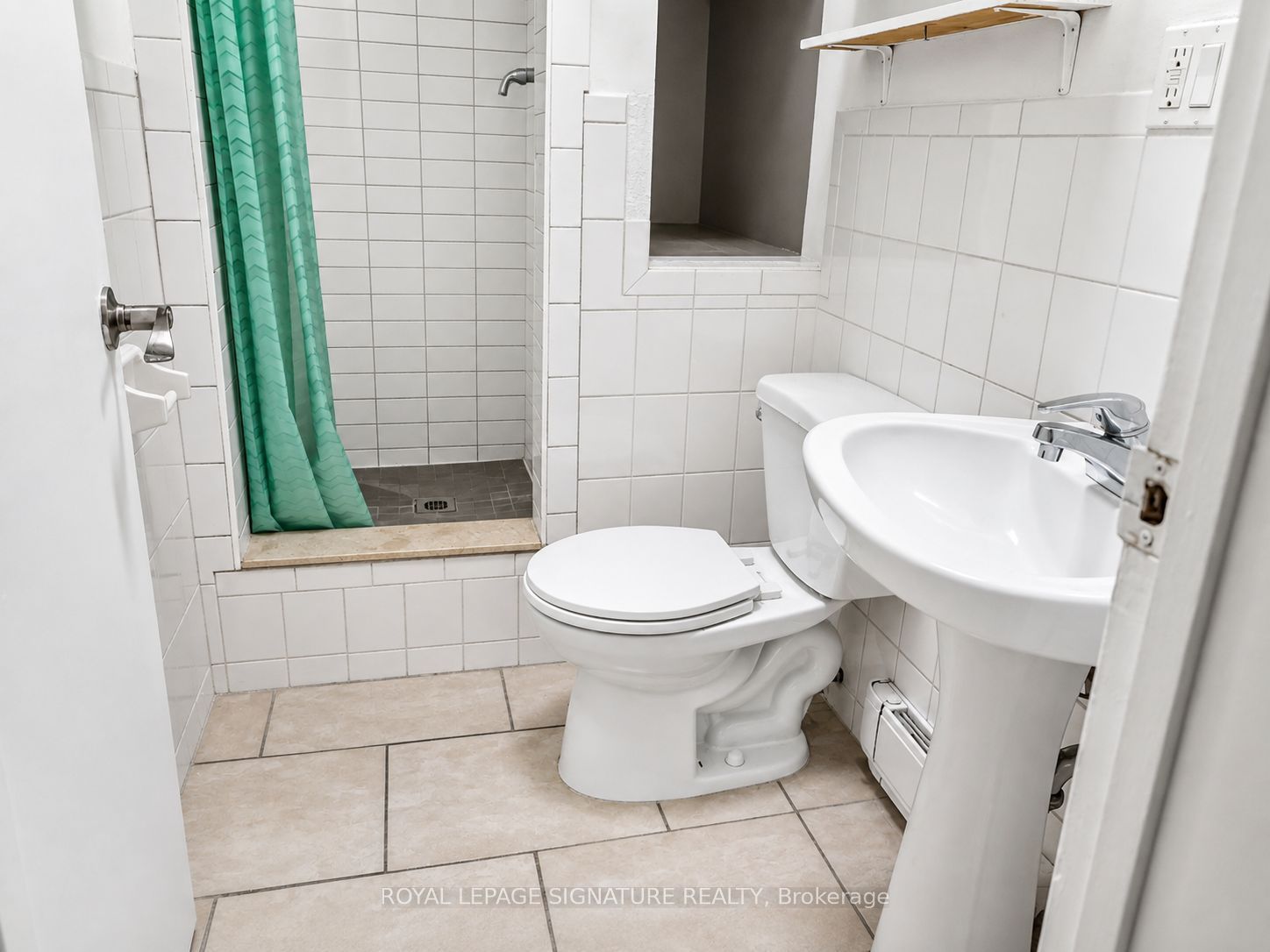 916 Woodbine Avenue, Toronto, ON M4C 4B7 photo 5