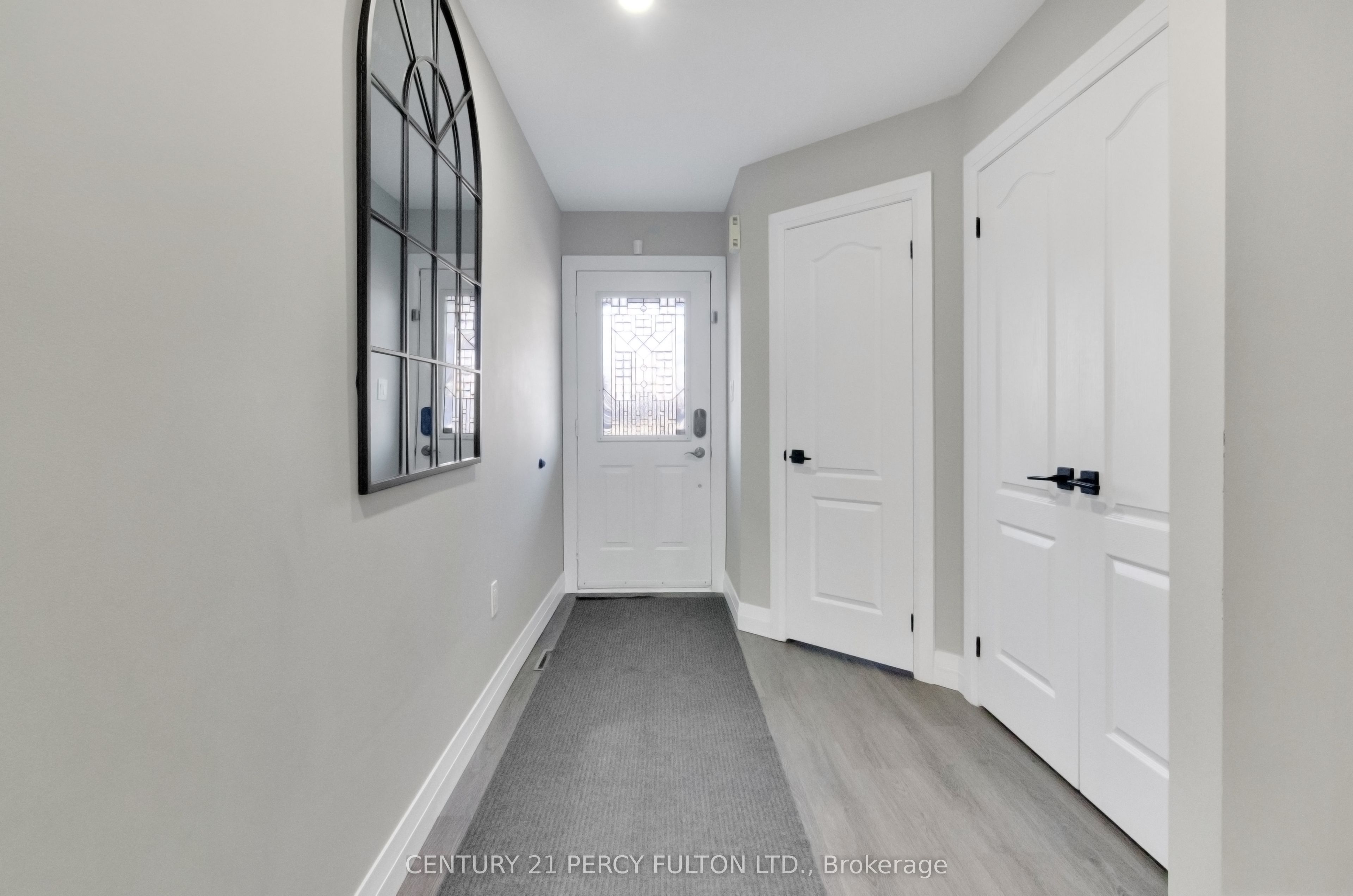 19 Odessa Crescent, Whitby, ON L1R 3P1 photo 4