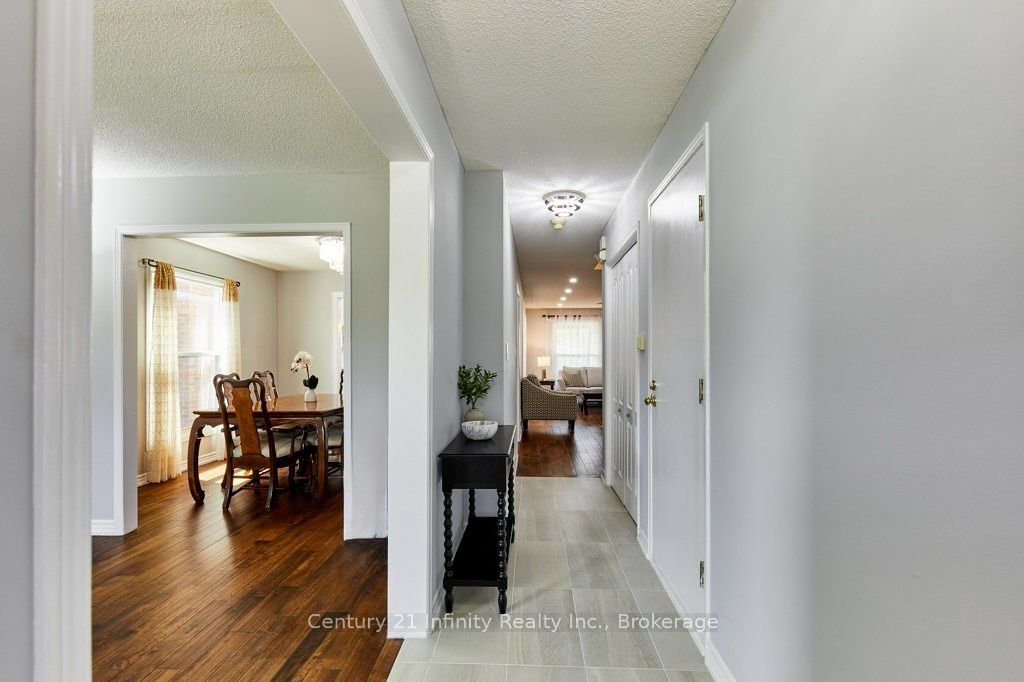8 Murkar Crescent, Whitby, ON L1N 8Y4 photo 3