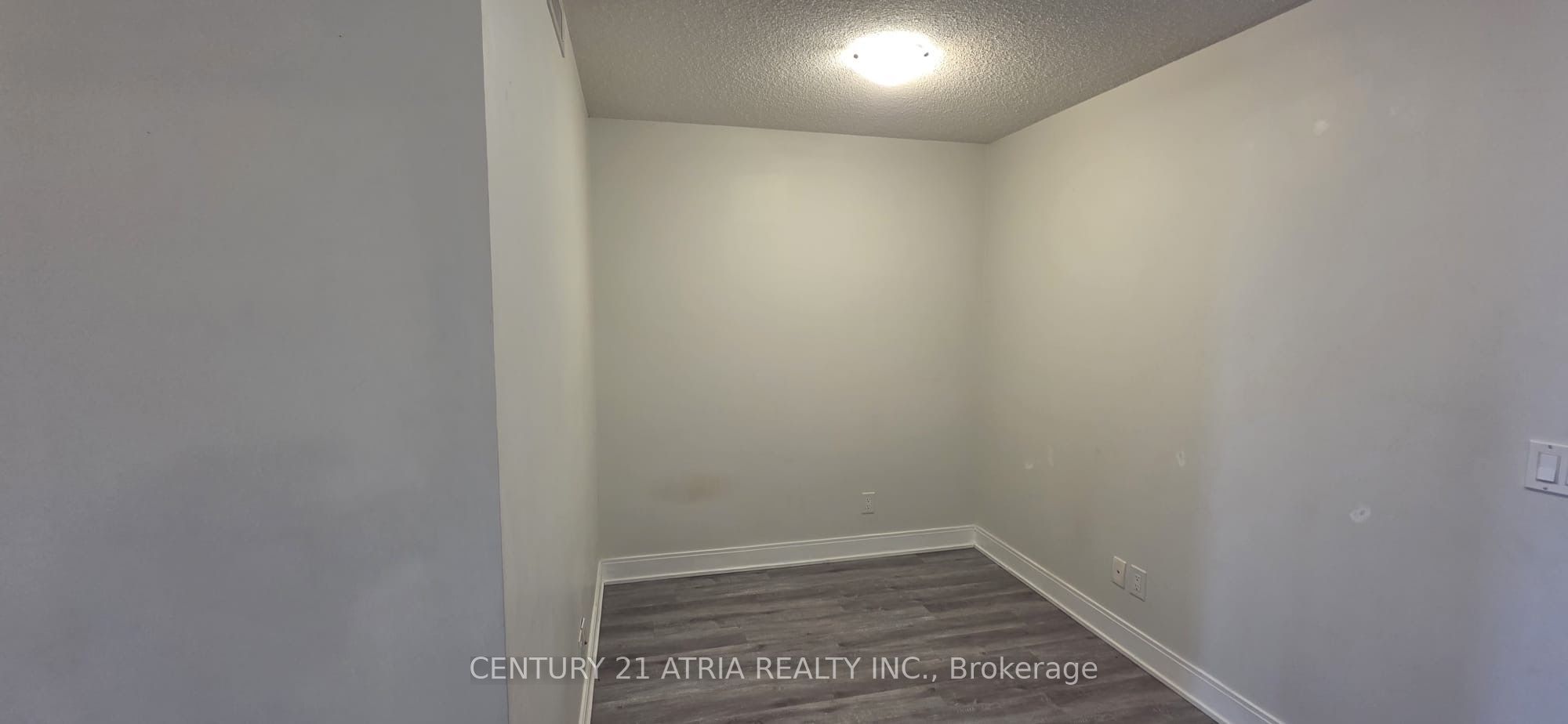 125 Village Green Square 2807, Toronto, ON M1S 0G3 photo 2