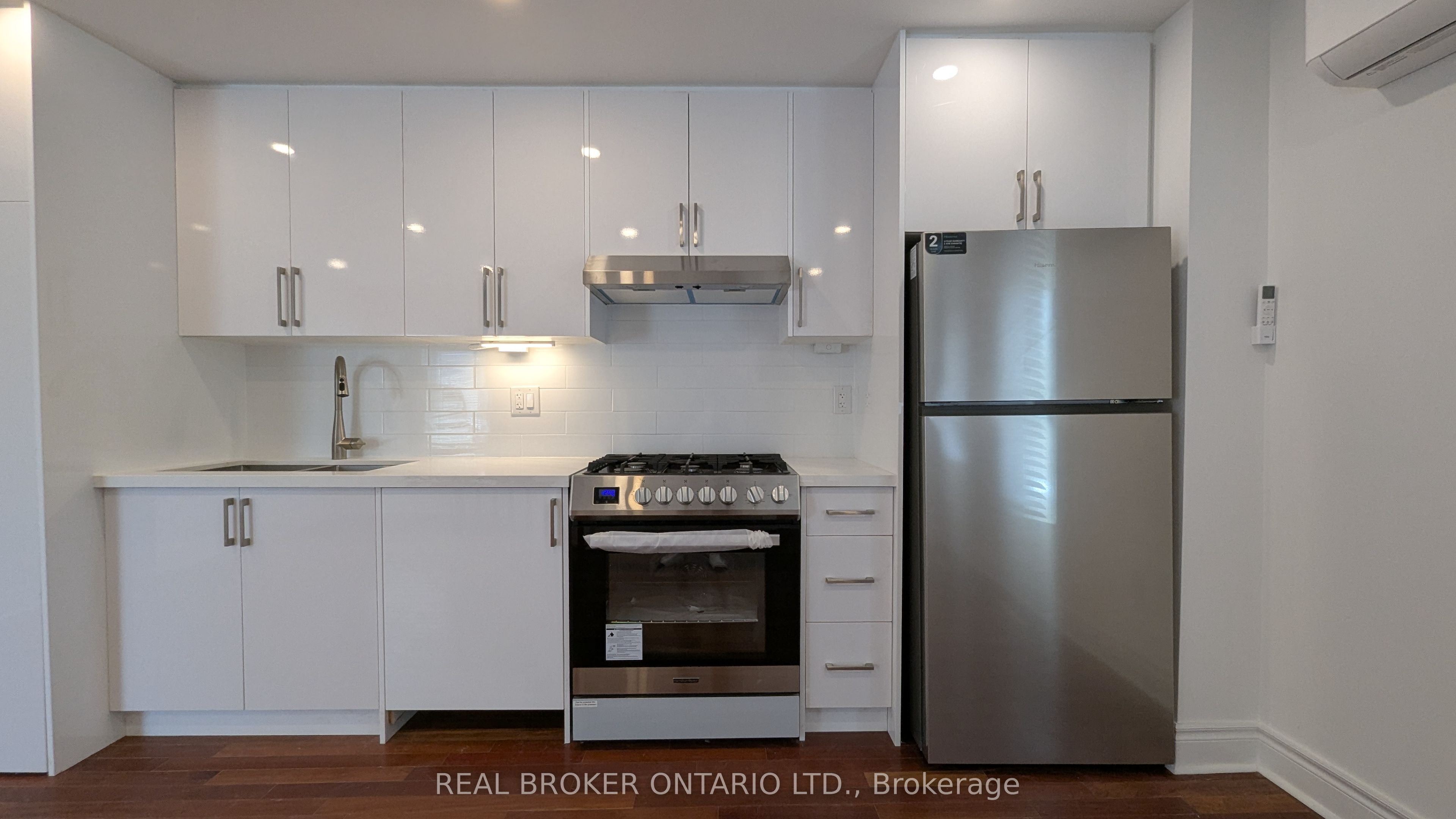 1150 Woodbine Avenue Unit #3, Toronto, ON M4C 4C9 photo 4