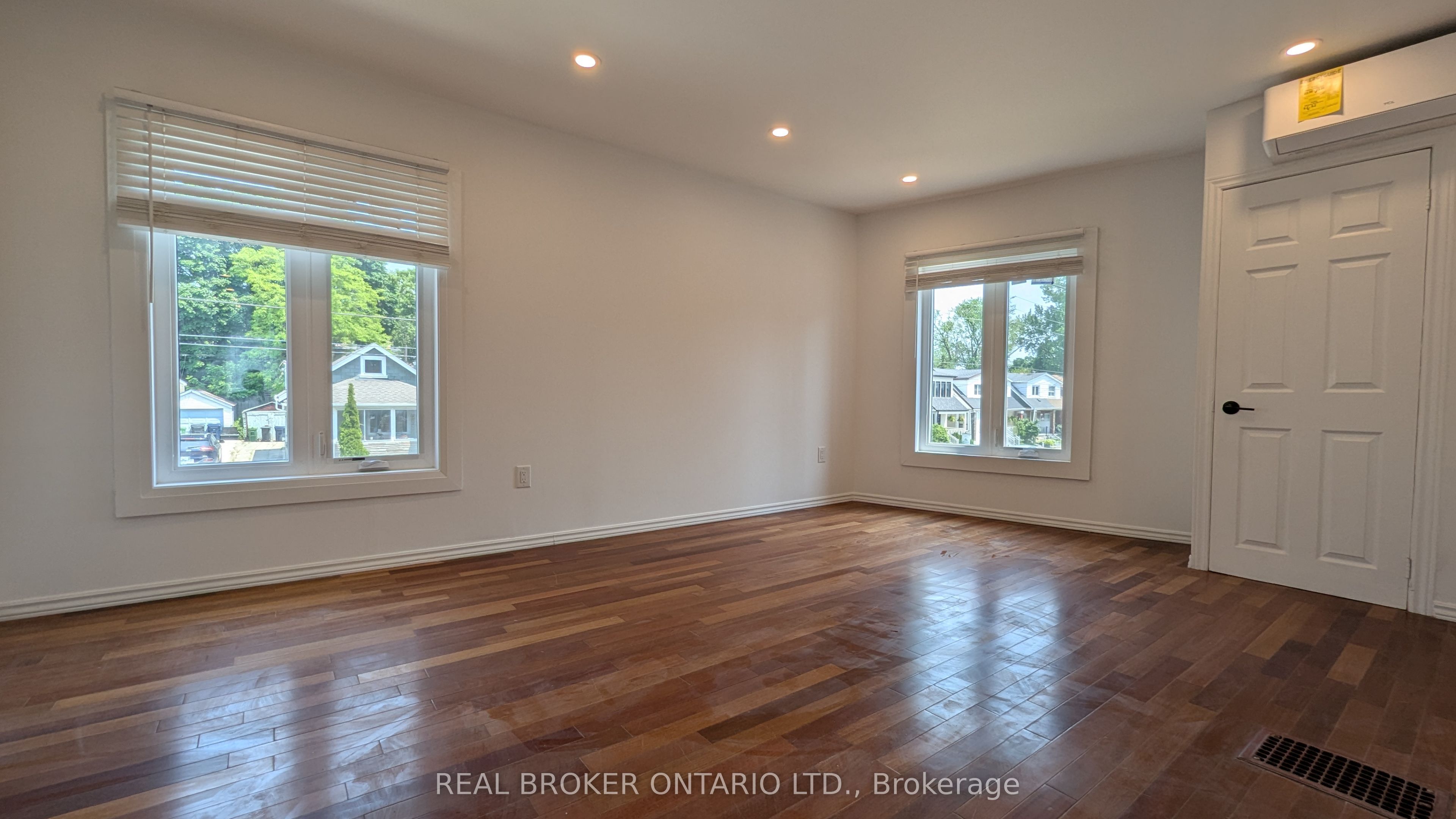 1150 Woodbine Avenue Unit #3, Toronto, ON M4C 4C9 photo 5