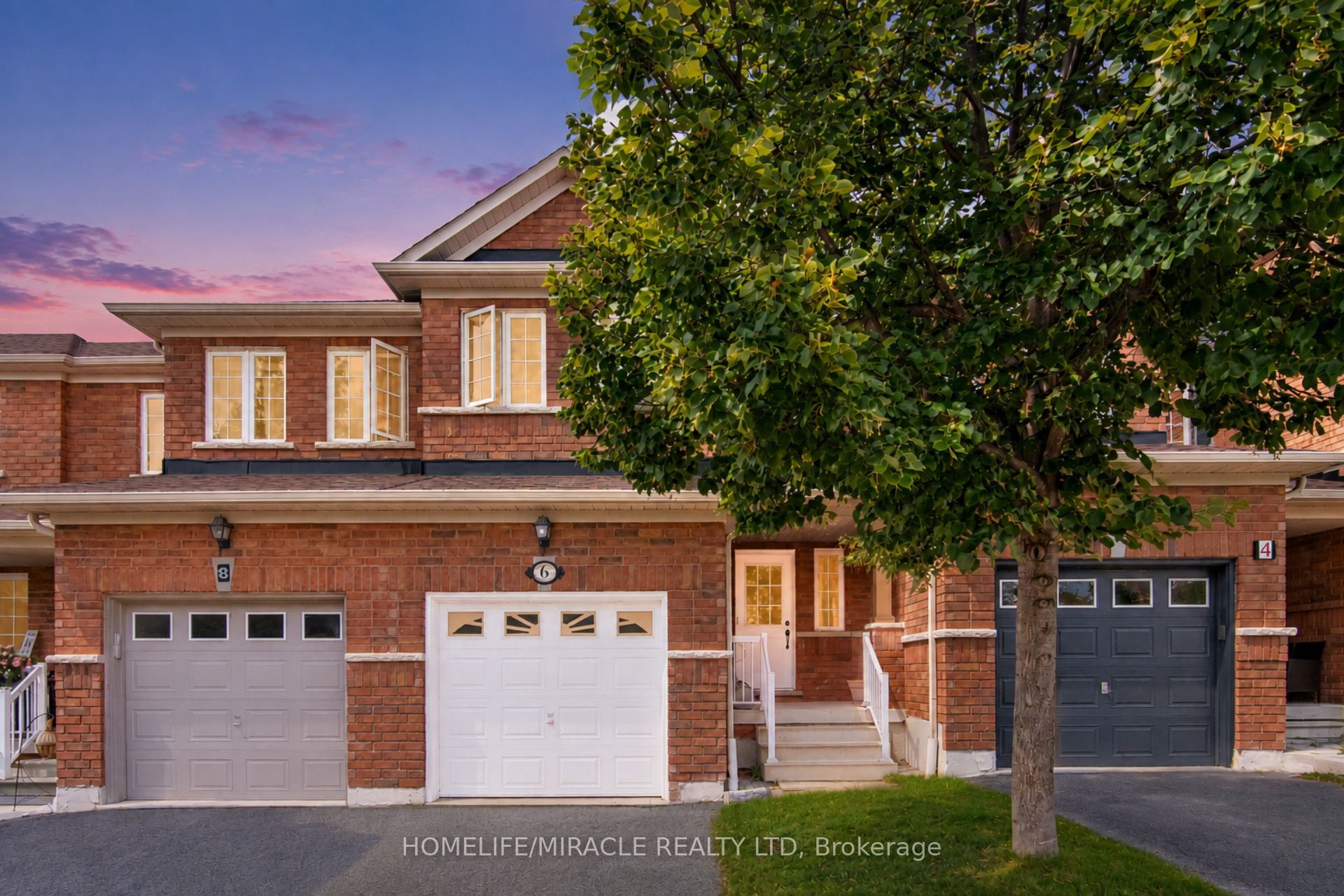 6 Barkdale Way, Whitby, ON L1N 0E9