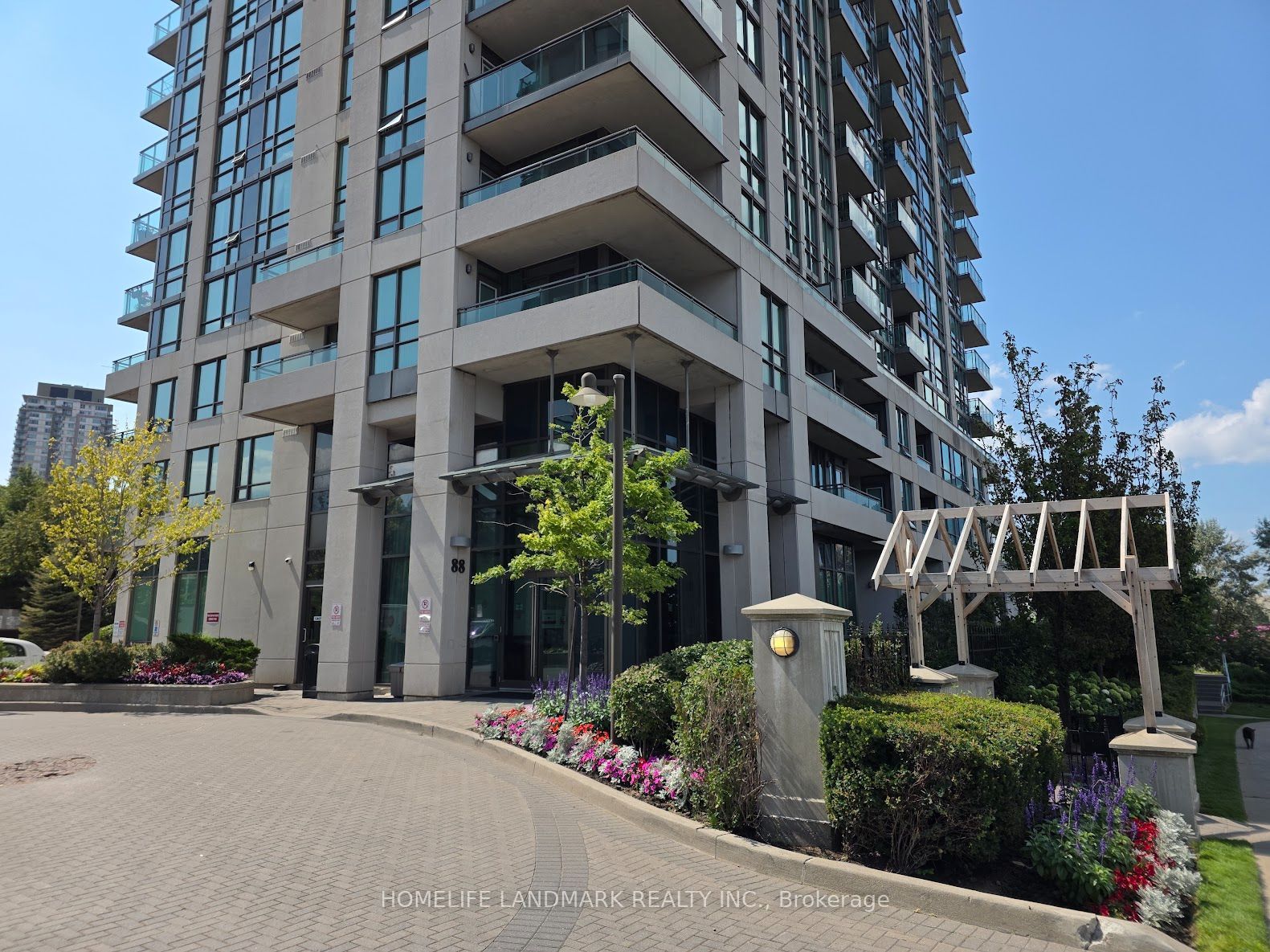 88 Grangeway Avenue 1006, Toronto, ON M1H 0A2 photo 2