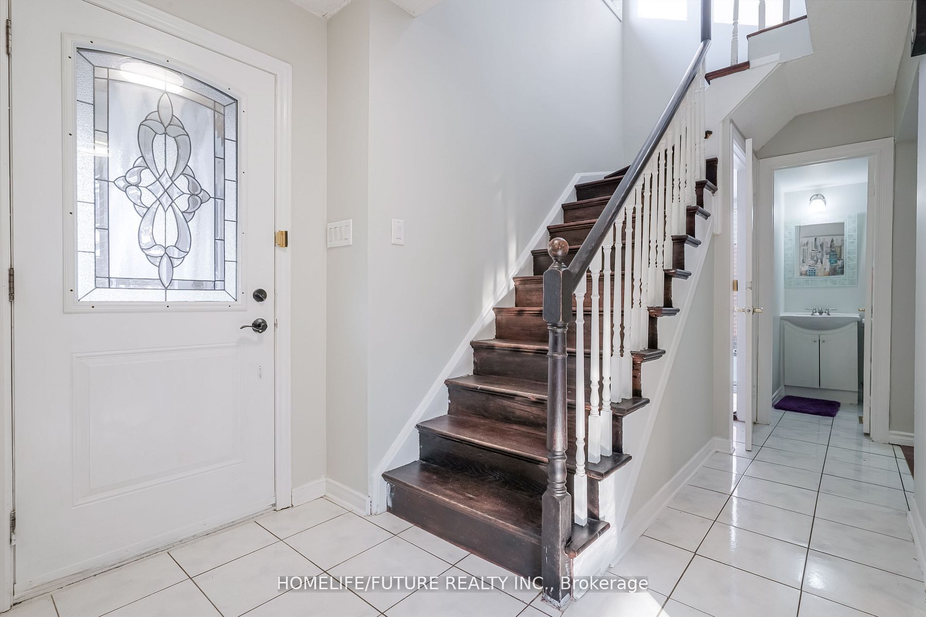 47 Carisbrooke Square Main & 2nd Flr, Toronto, ON M1B 4M5 photo 4