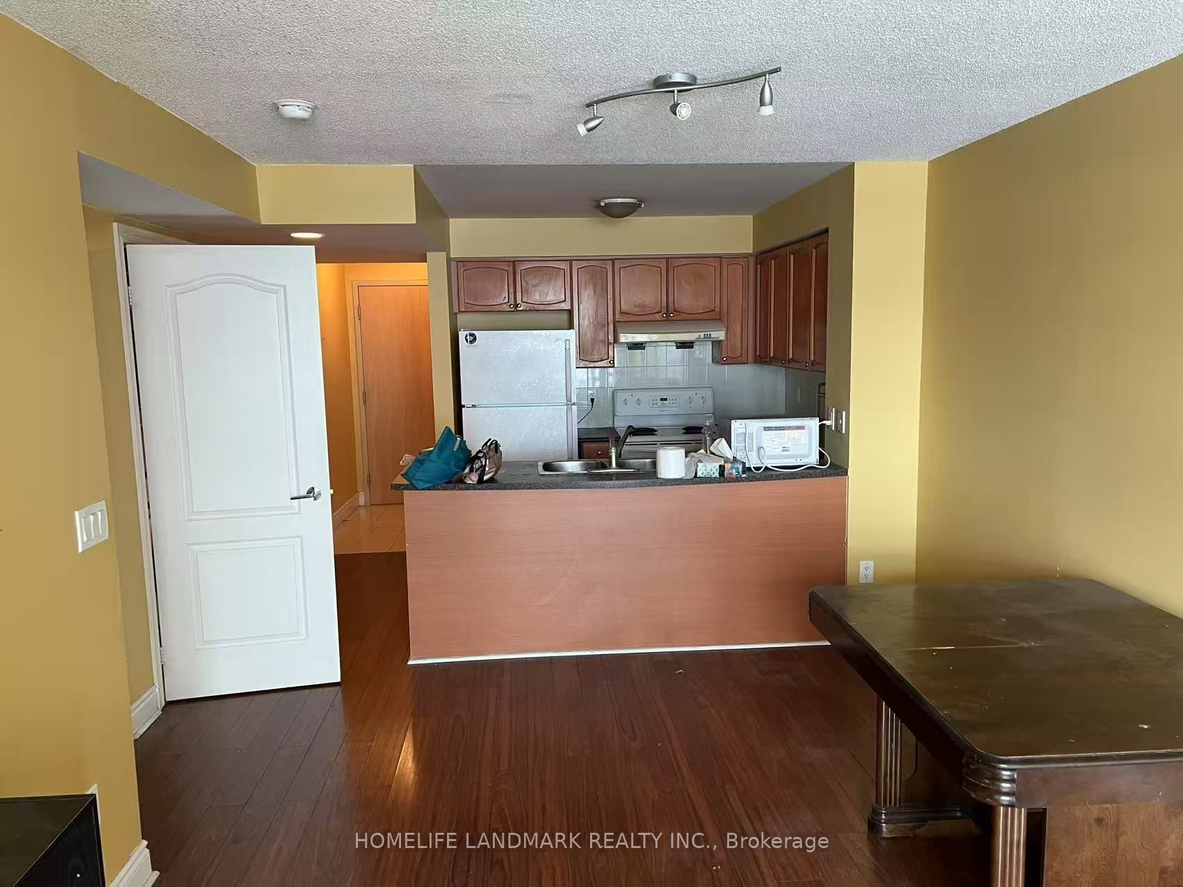 60 Brian Harrison Way 908, Toronto, ON M1P 5J5 photo 2