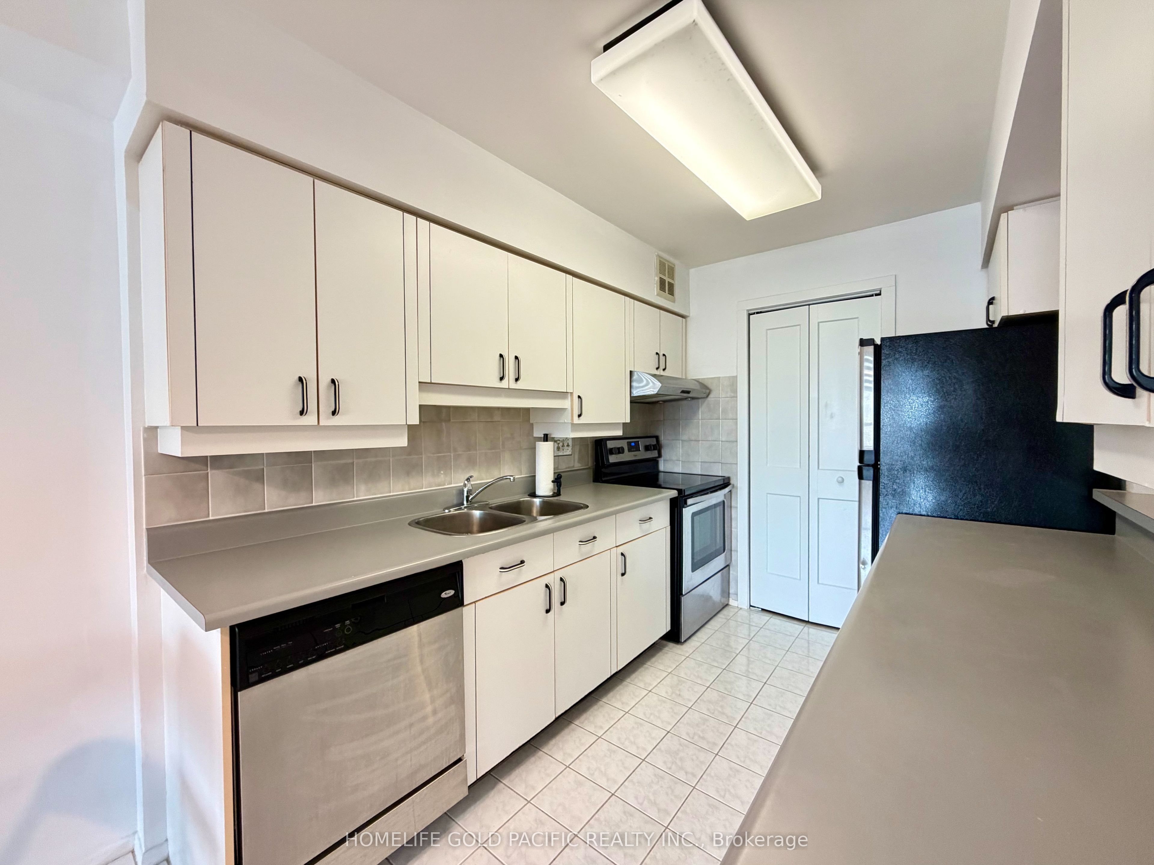 175 Bamburgh Circle 1613, Toronto, ON M1W 3X8 photo 5