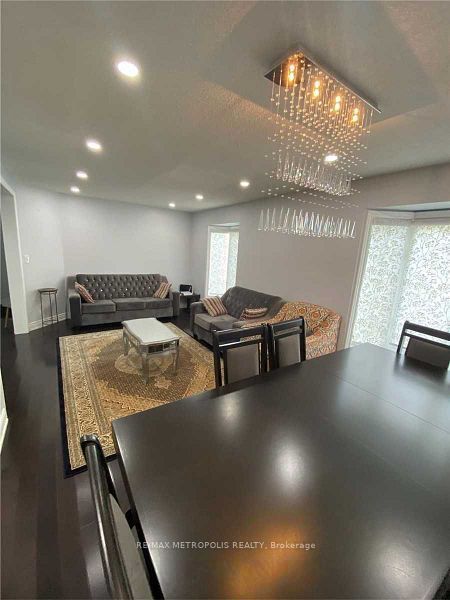 139 Hibbard Drive Main, Ajax, ON L1Z 1G3 photo 3