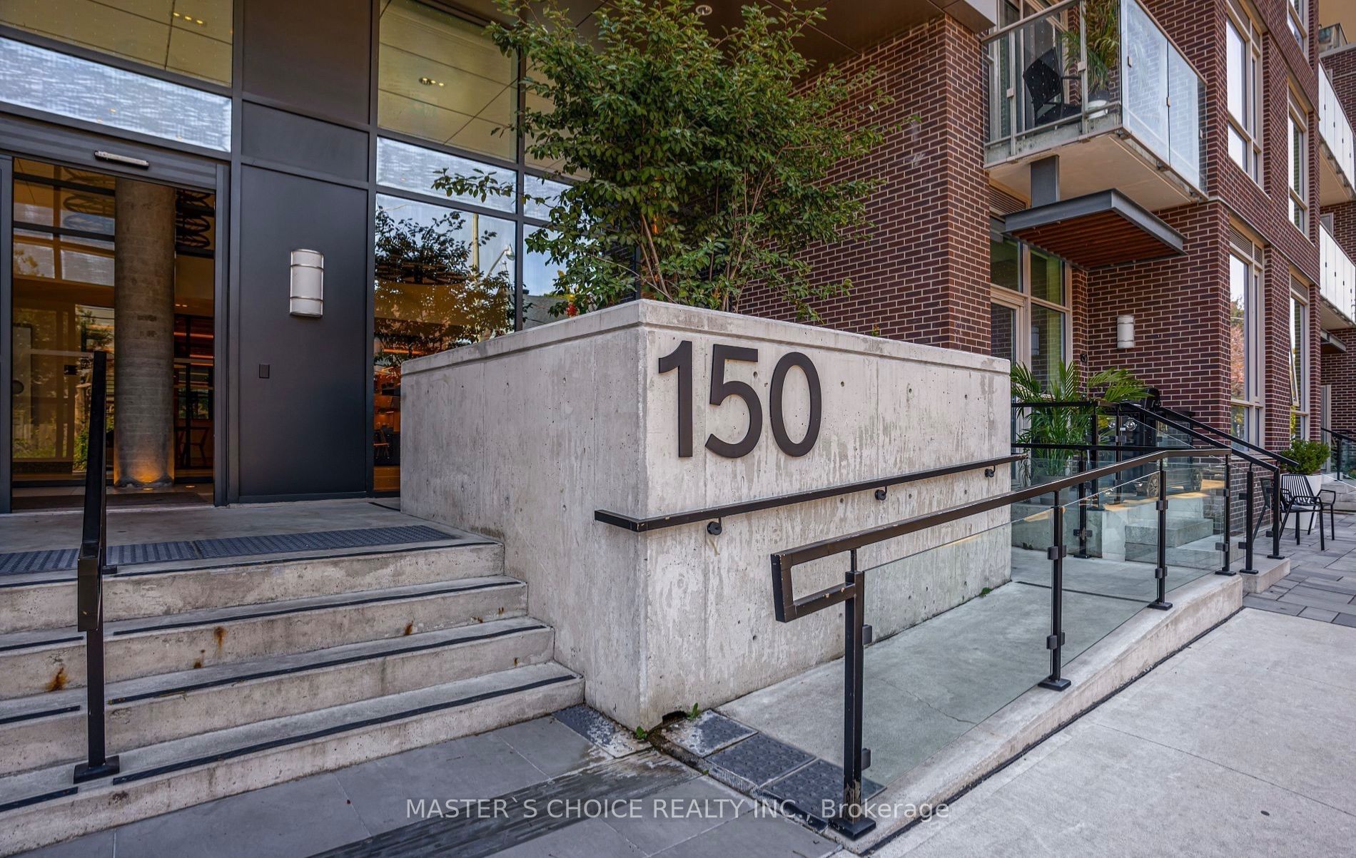 150 logan Avenue 323, Toronto, ON M4M 0E4 photo 2
