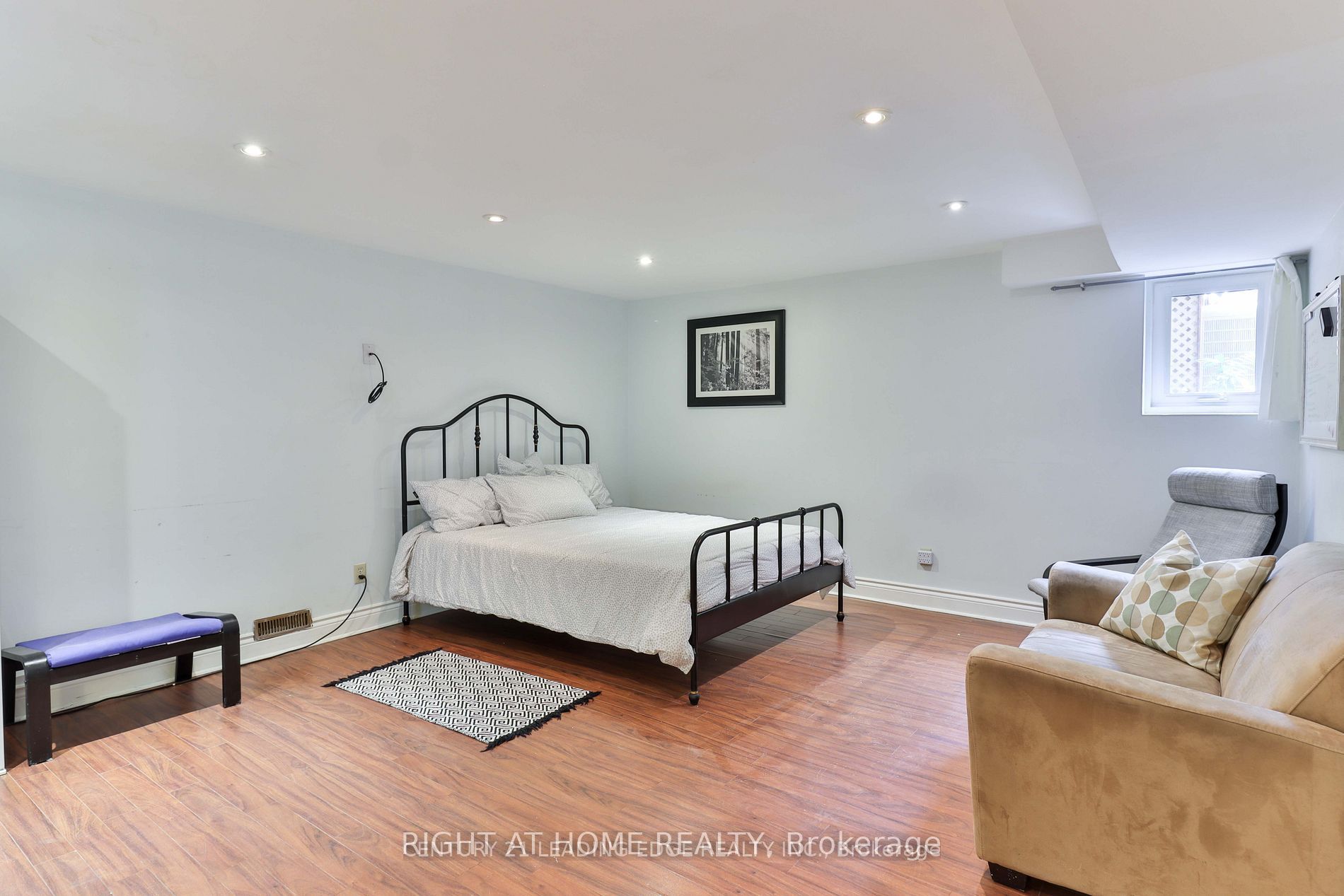 143 Gamble Avenue (Bsmt), Toronto, ON M4J 2P2 photo 5