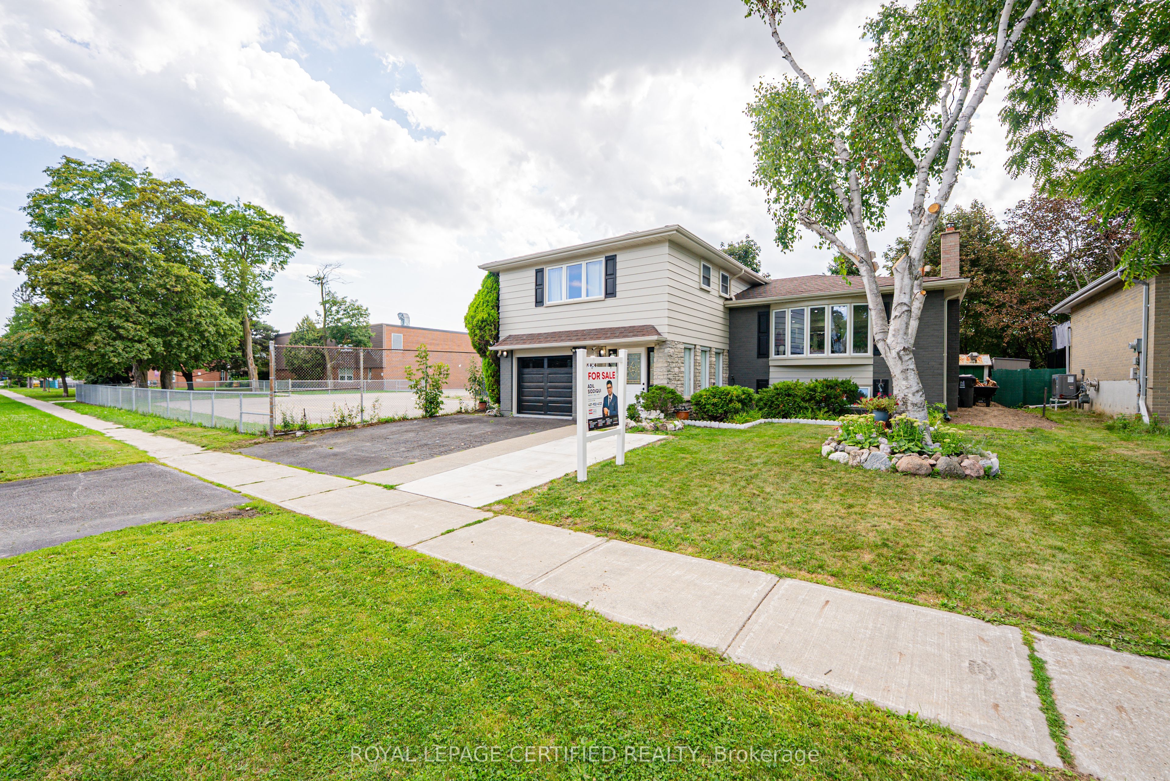48 Highcastle Road, Toronto, ON M1E 4N1 photo 2