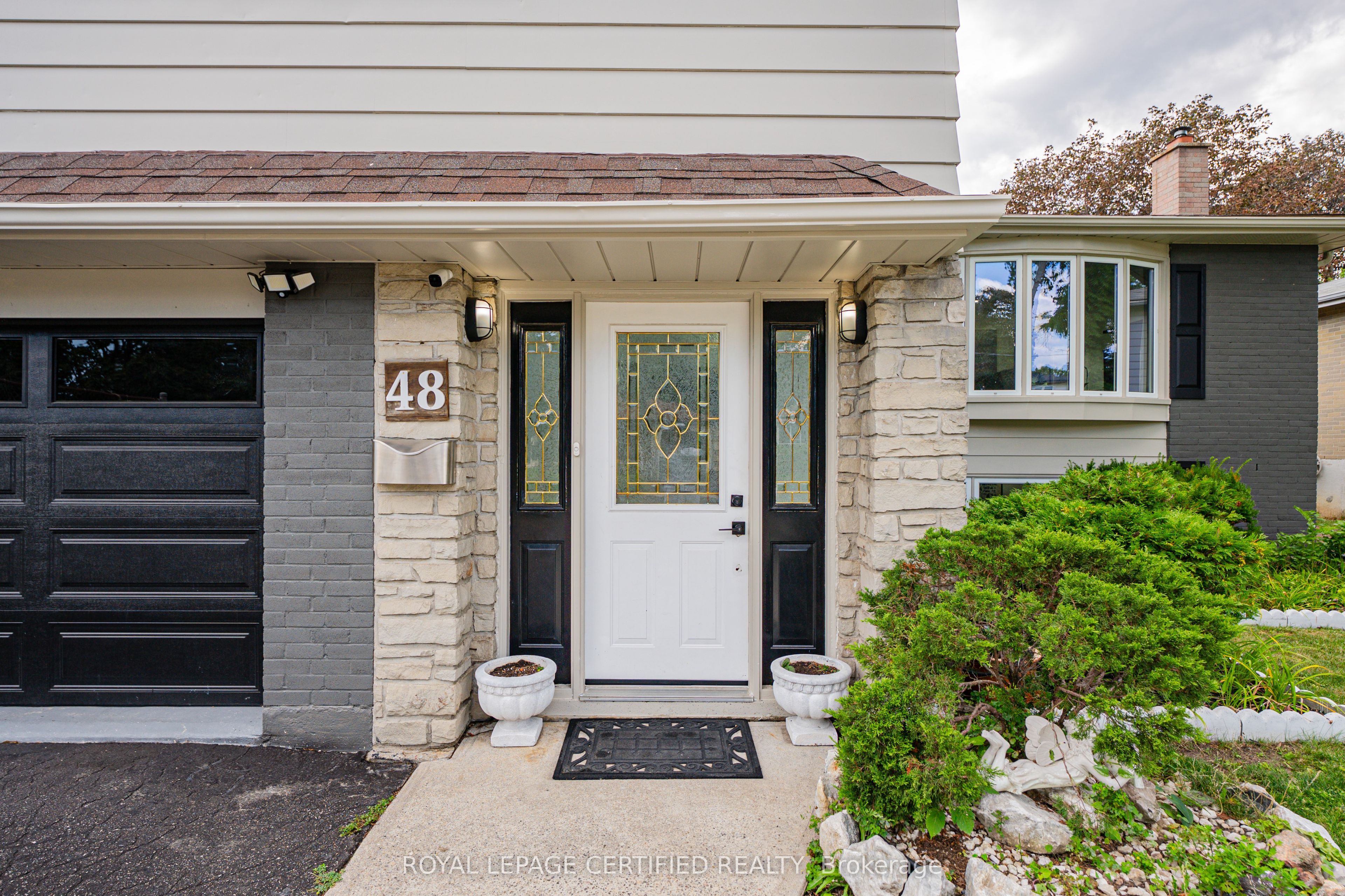 48 Highcastle Road, Toronto, ON M1E 4N1 photo 3