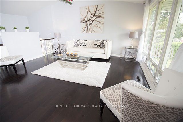 24 Highbrook Drive, Toronto, ON M1P 3L3 photo 2