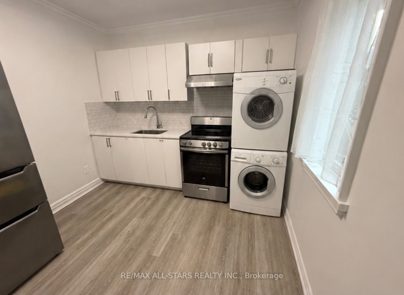 1918A Queen Street E 200, Toronto, ON M4L 1H5