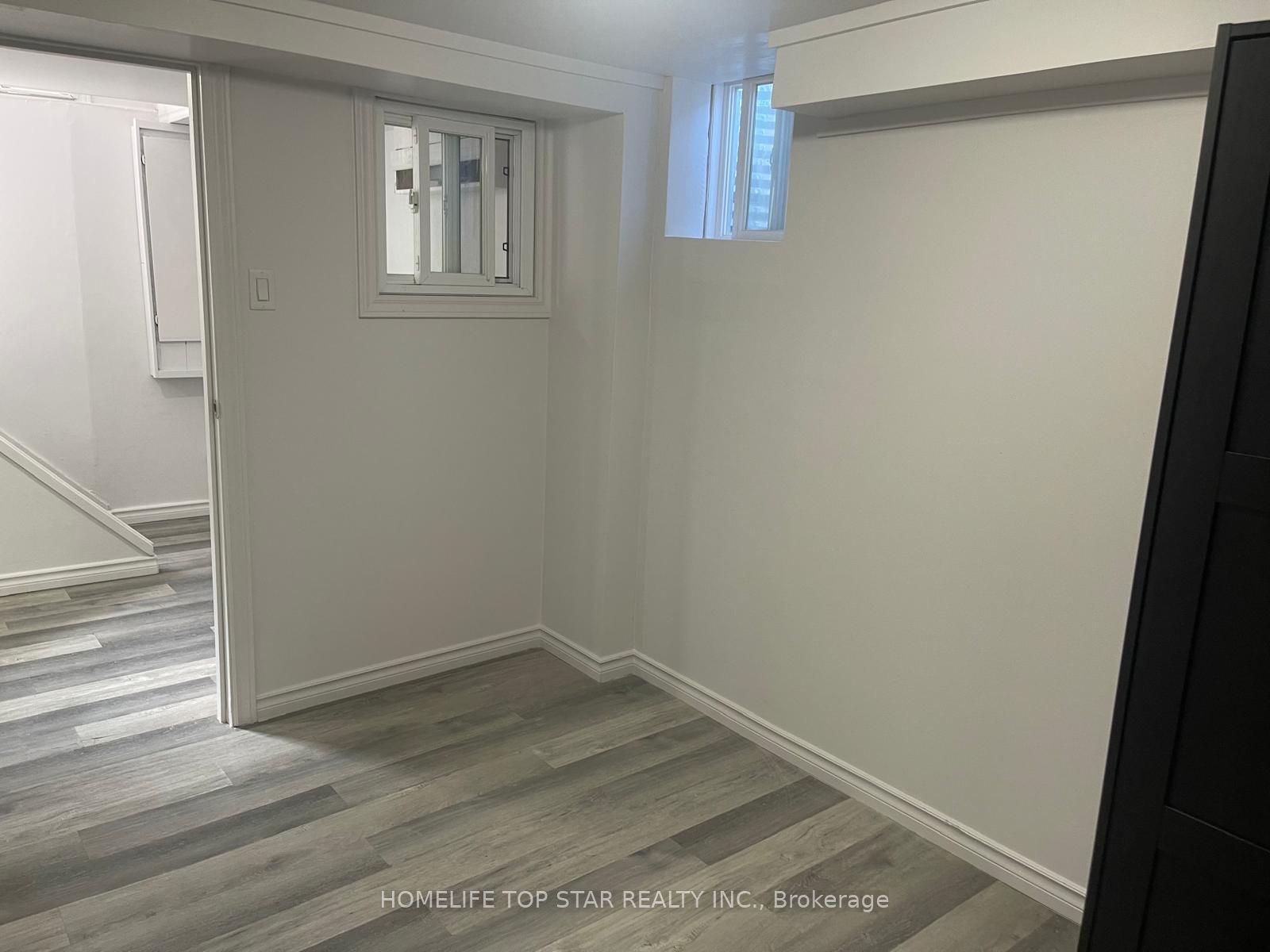 50 Chestnut Crescent, Toronto, ON M1L 1Y5 photo 3