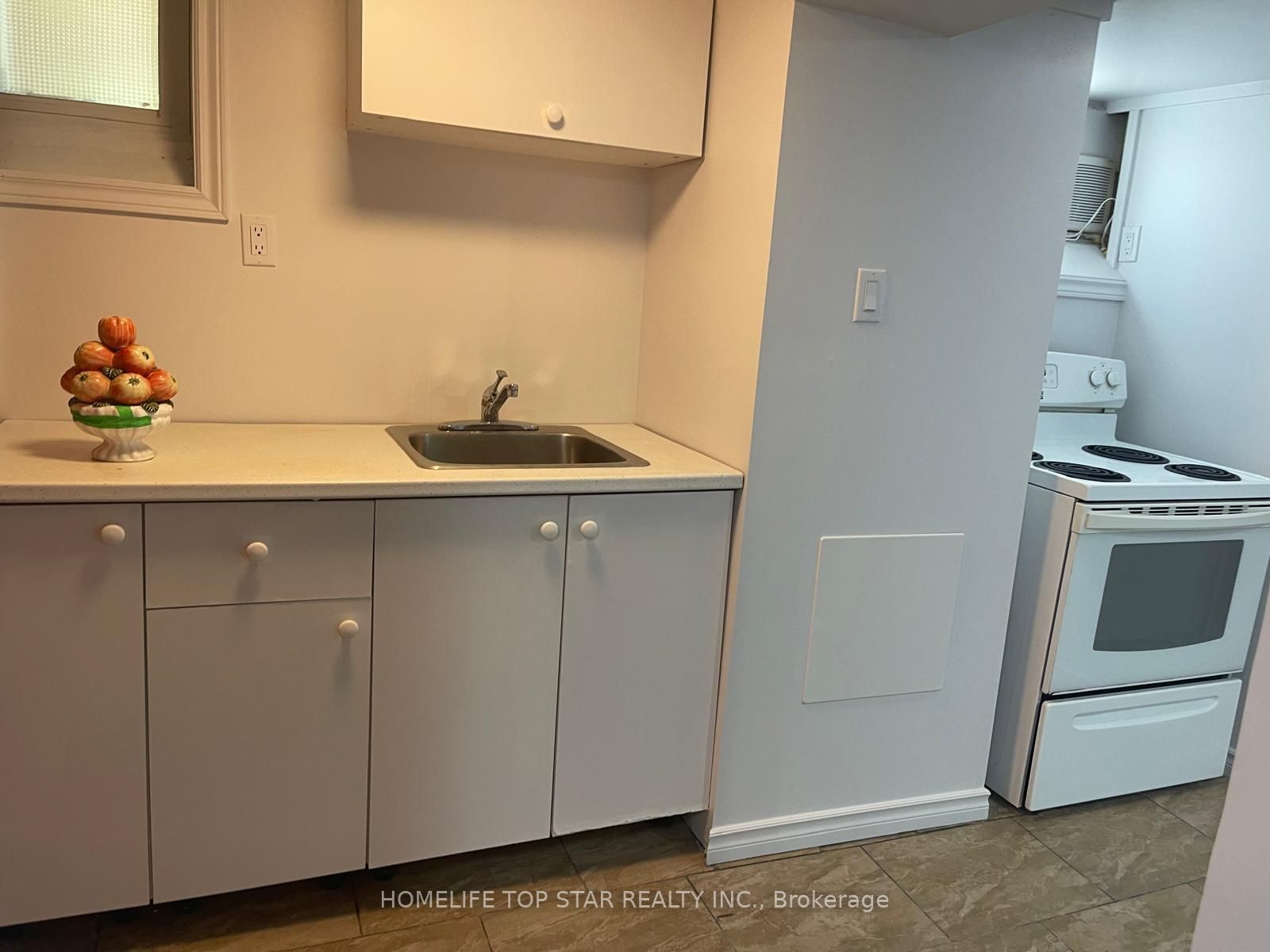 50 Chestnut Crescent, Toronto, ON M1L 1Y5 photo 4